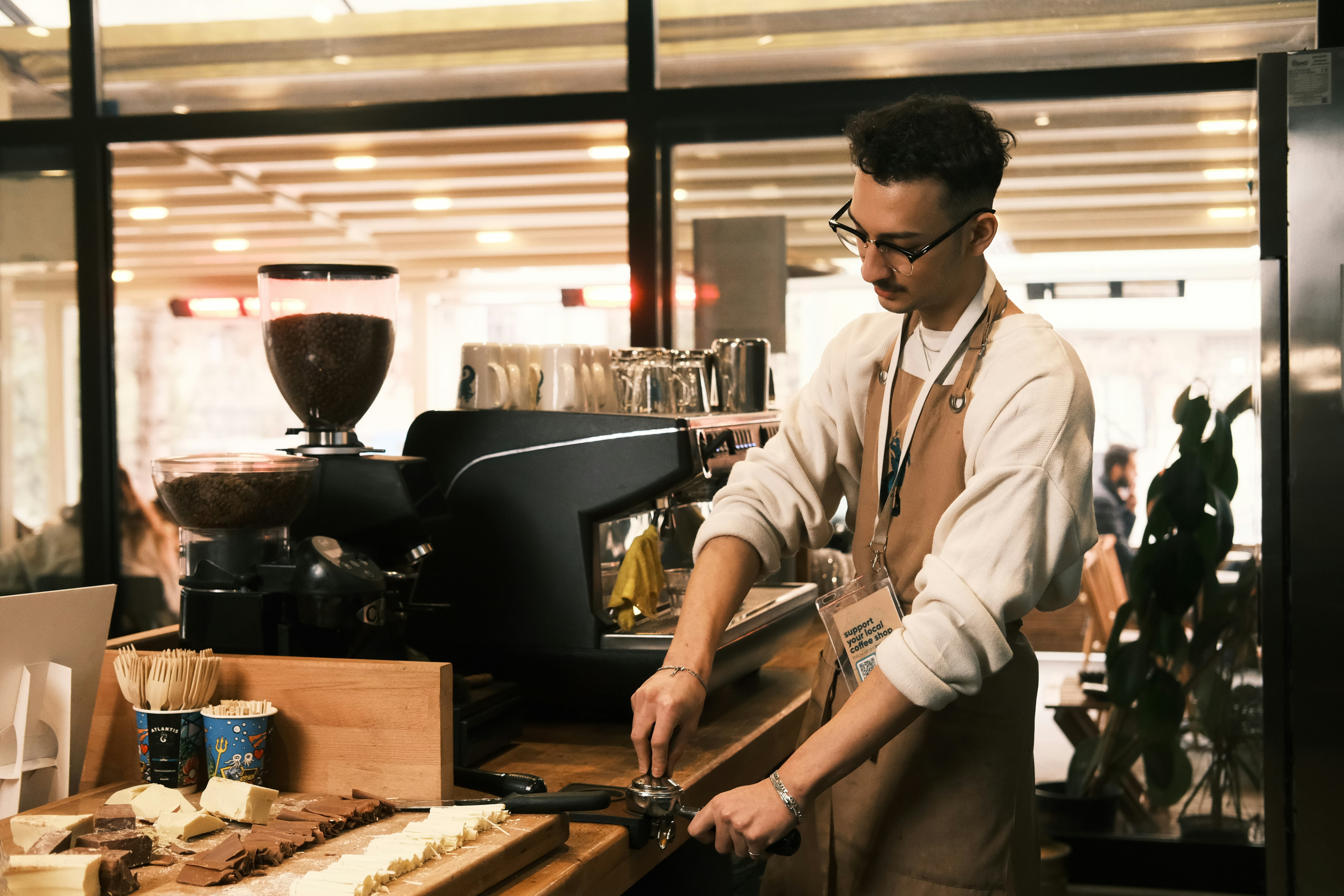 Sempre in Viaggio, Sempre a Fuoco: Gli Occhiali del Professionista Nomade