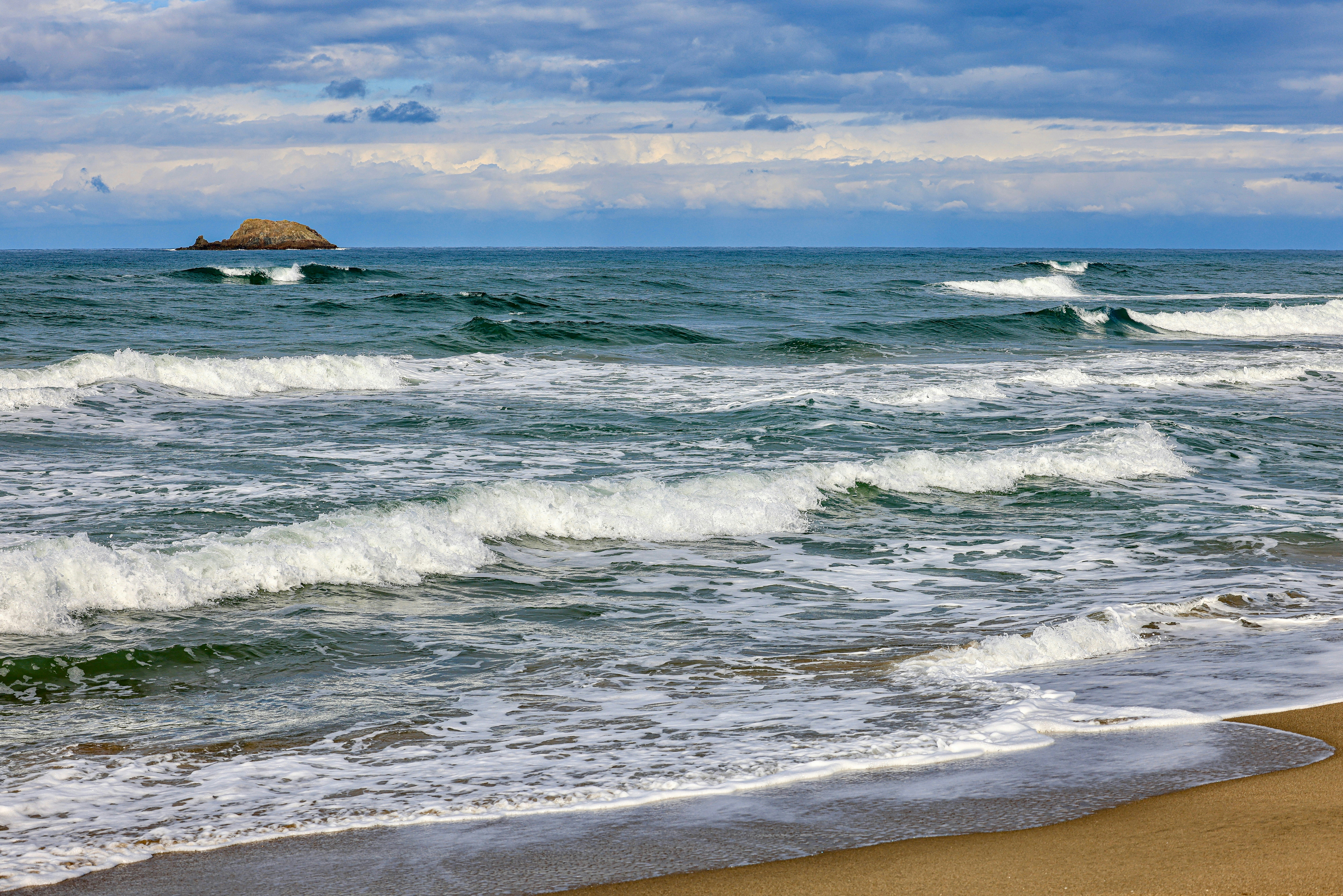 Photo by maximilian_brand