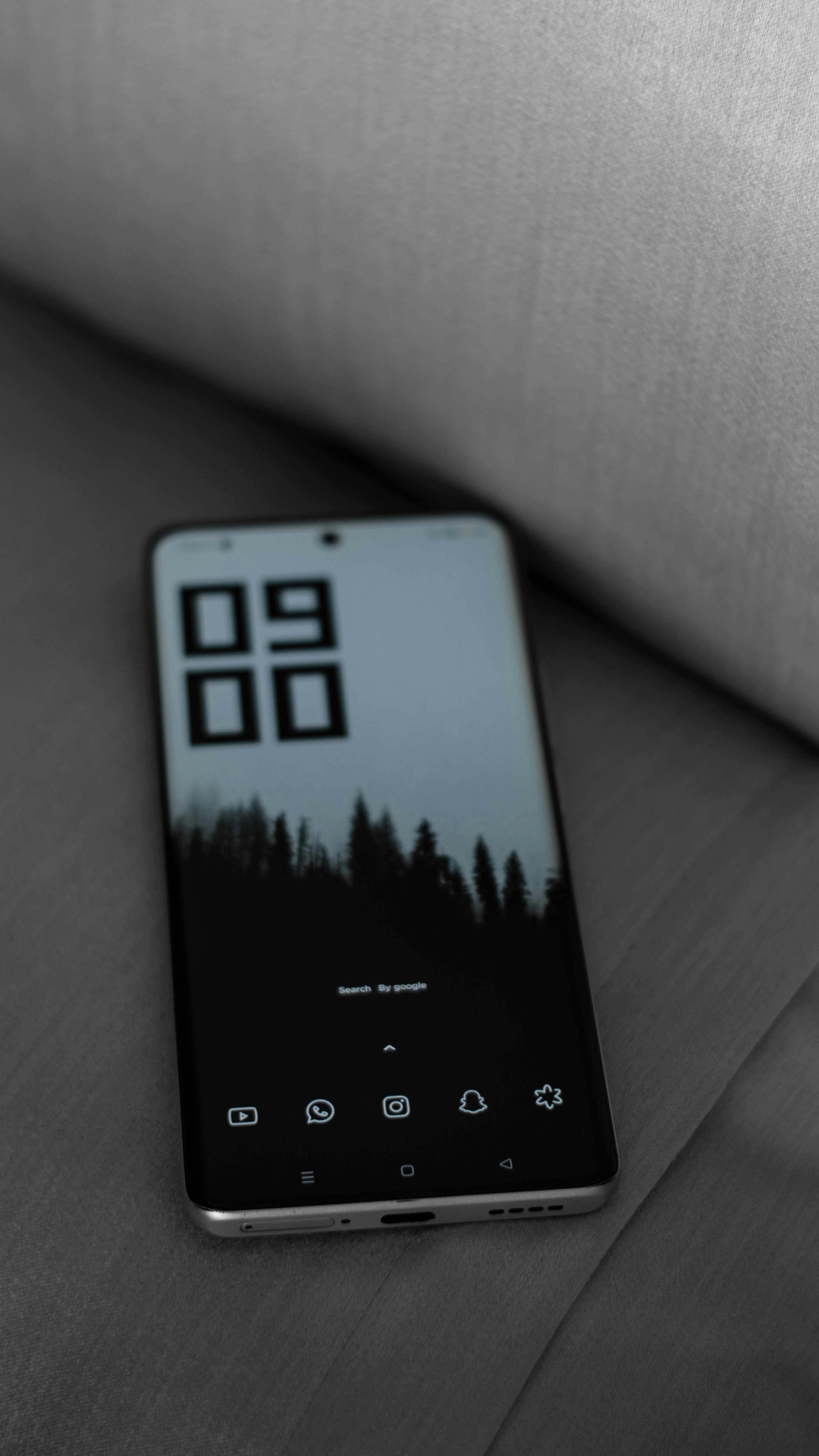 gray computer monitor