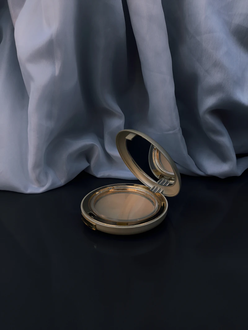Studio-Finish Pressed Powder