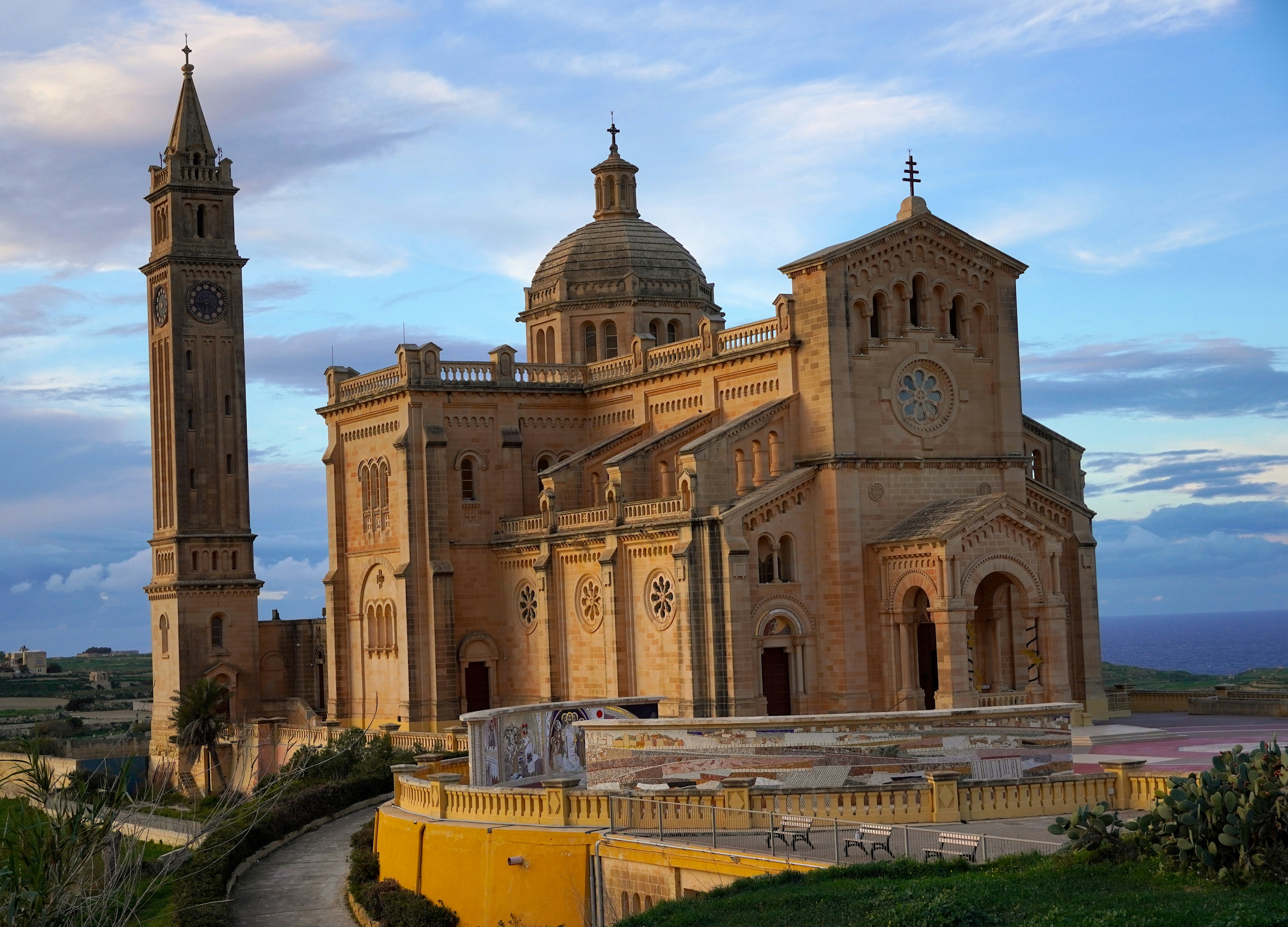 Basilica of Sant'Abbondio photo 2