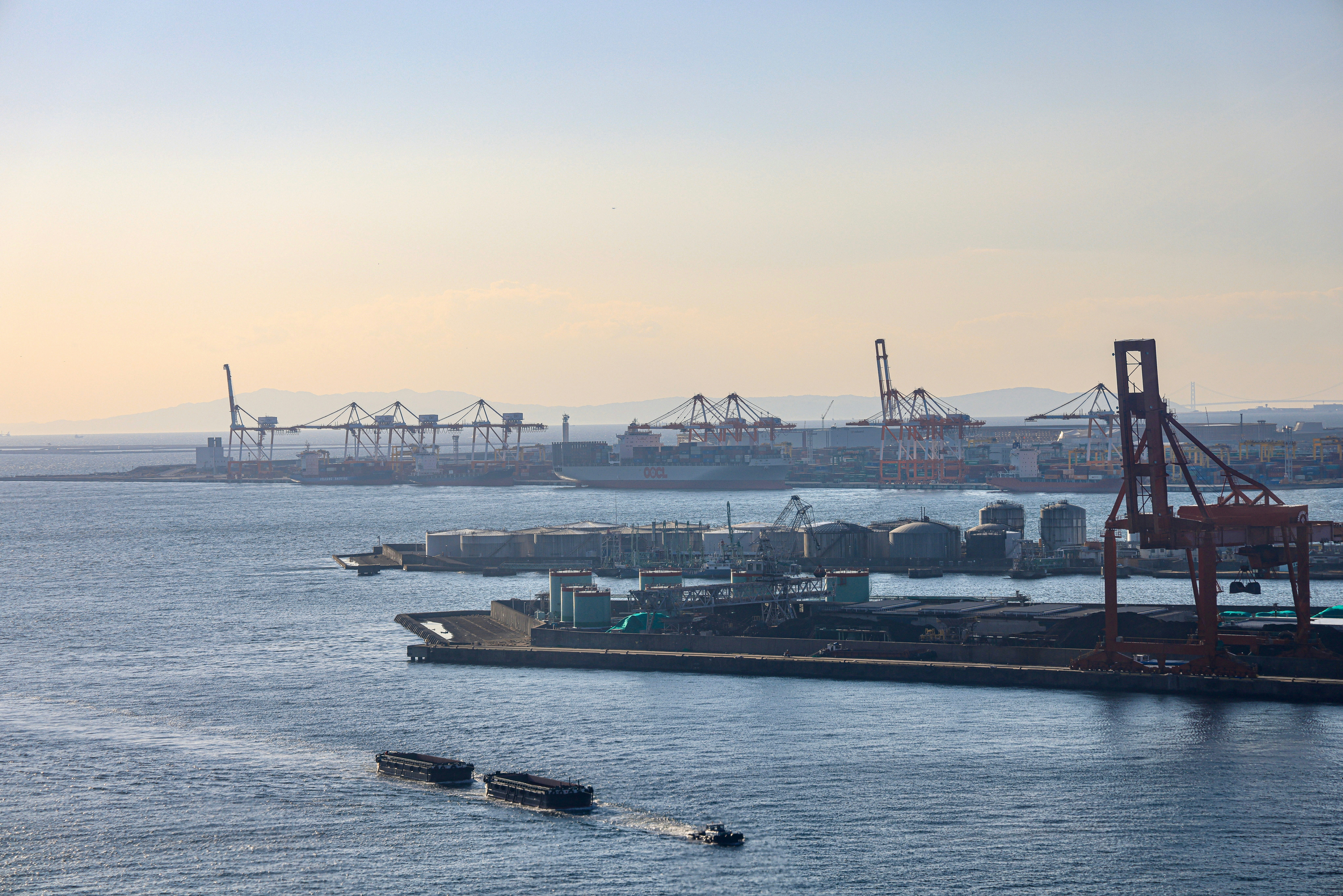 Photo by maximilian_brand