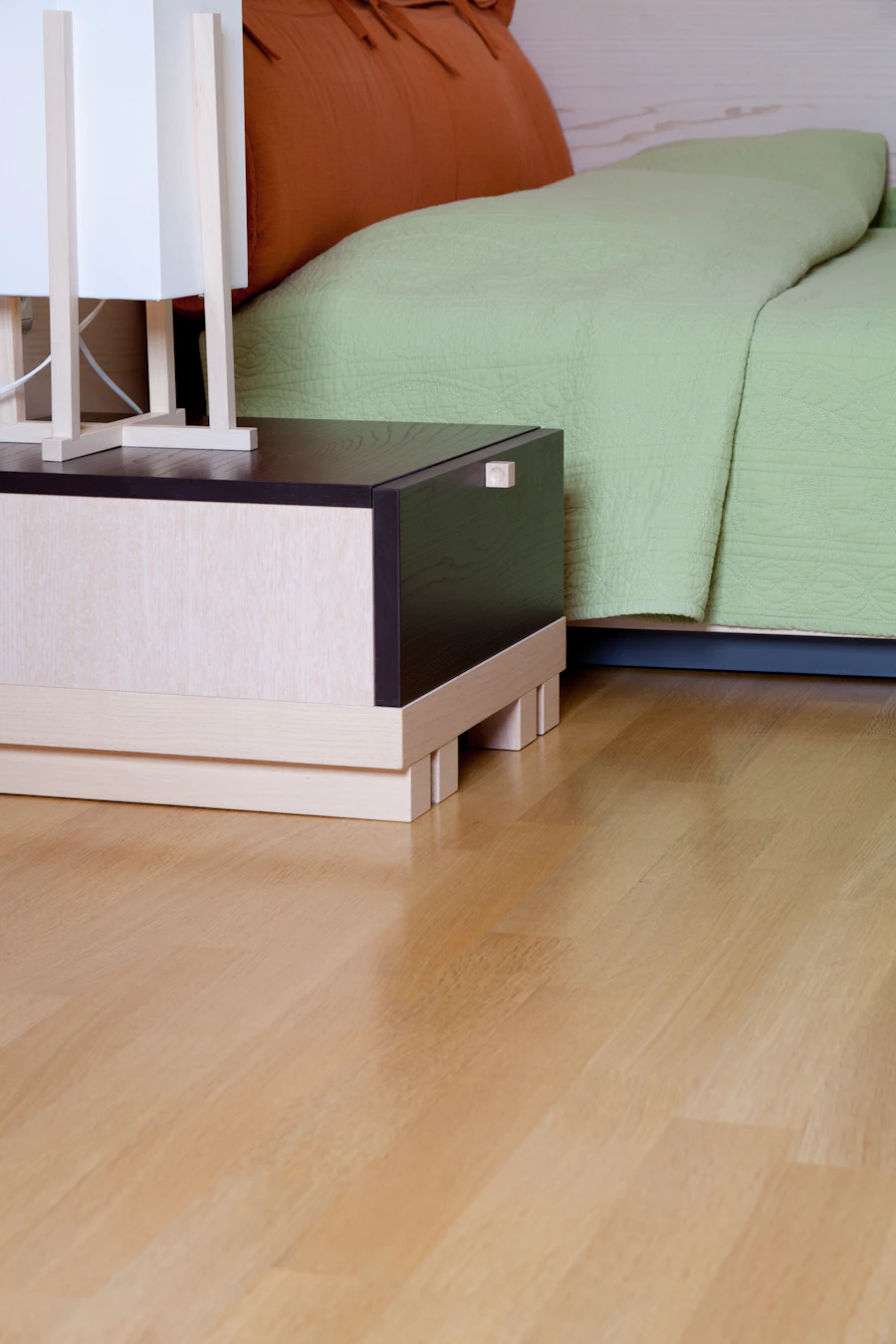 Furniture risers bed