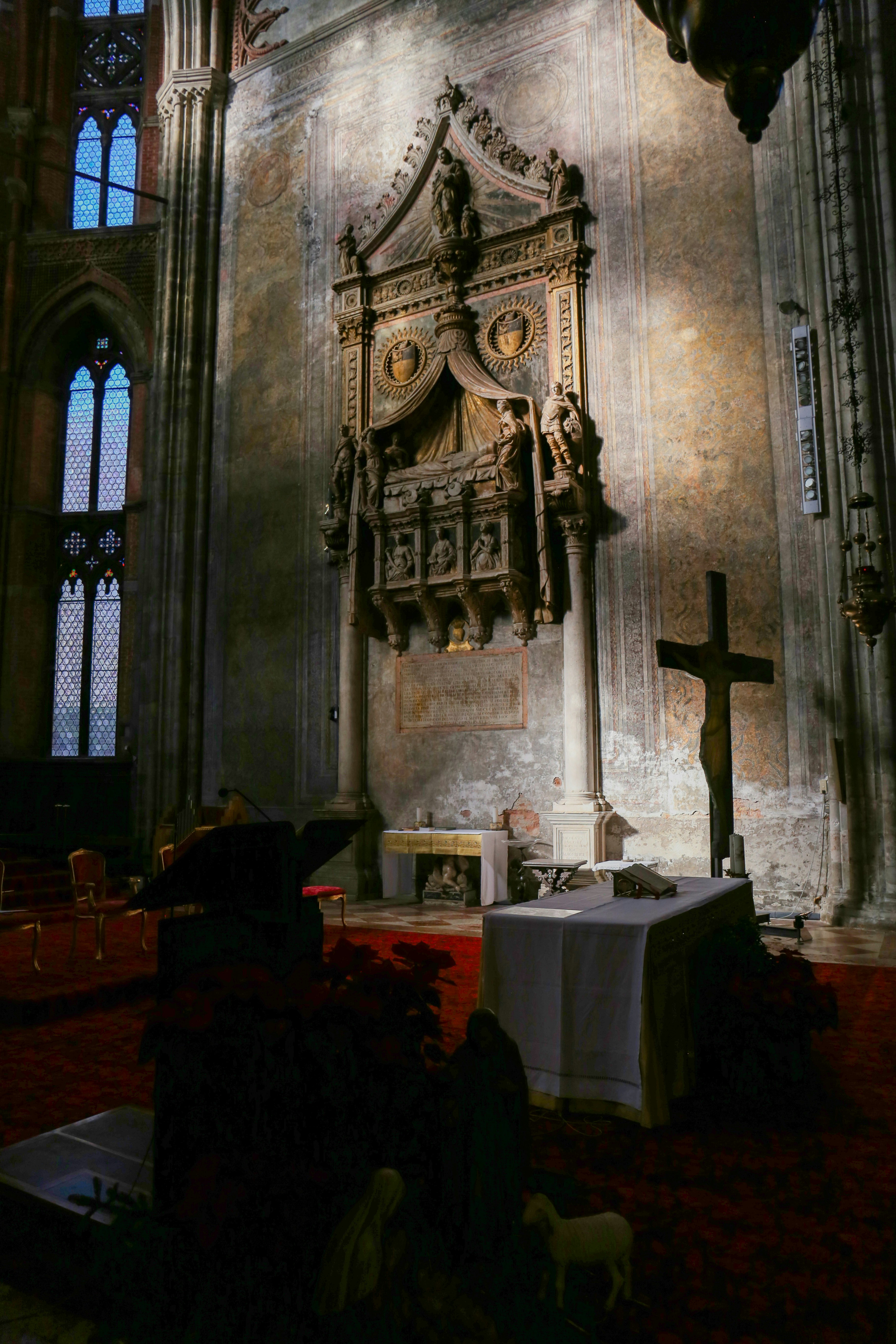 Photo by ardalanaameli