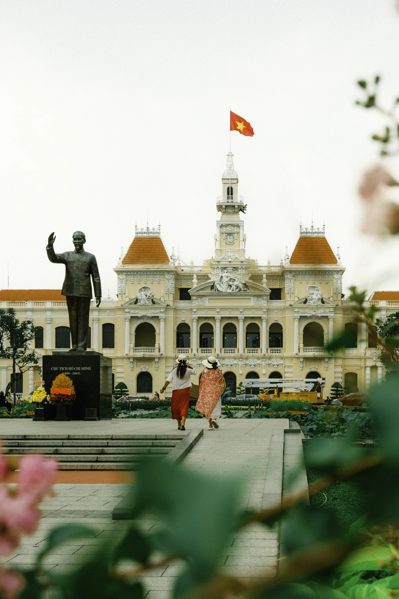 City Hall and Ho Chi Minh statue in Ho Chi Minh City