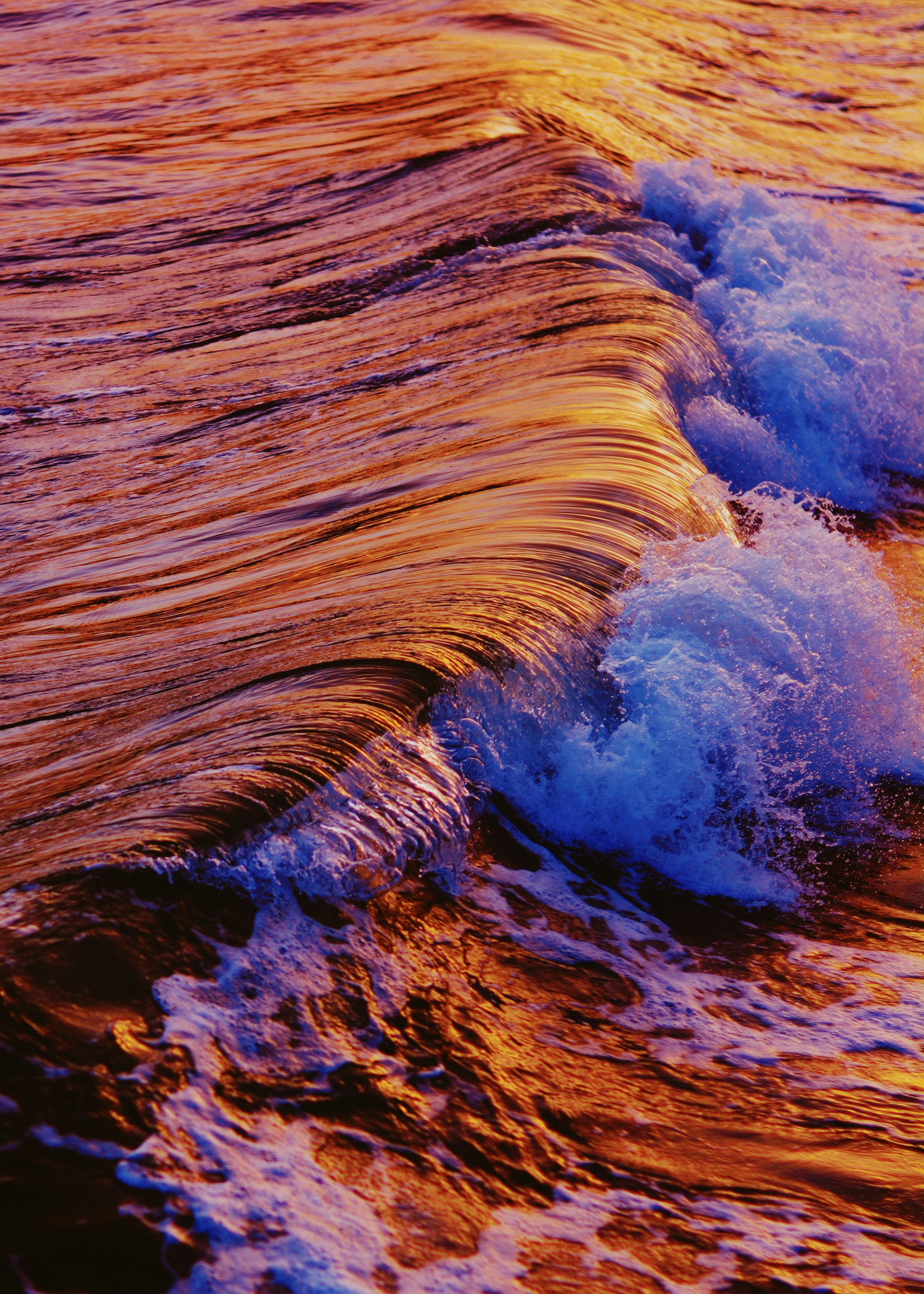A close up of a wave in the ocean photo – Free Wallpaper Image on Unsplash