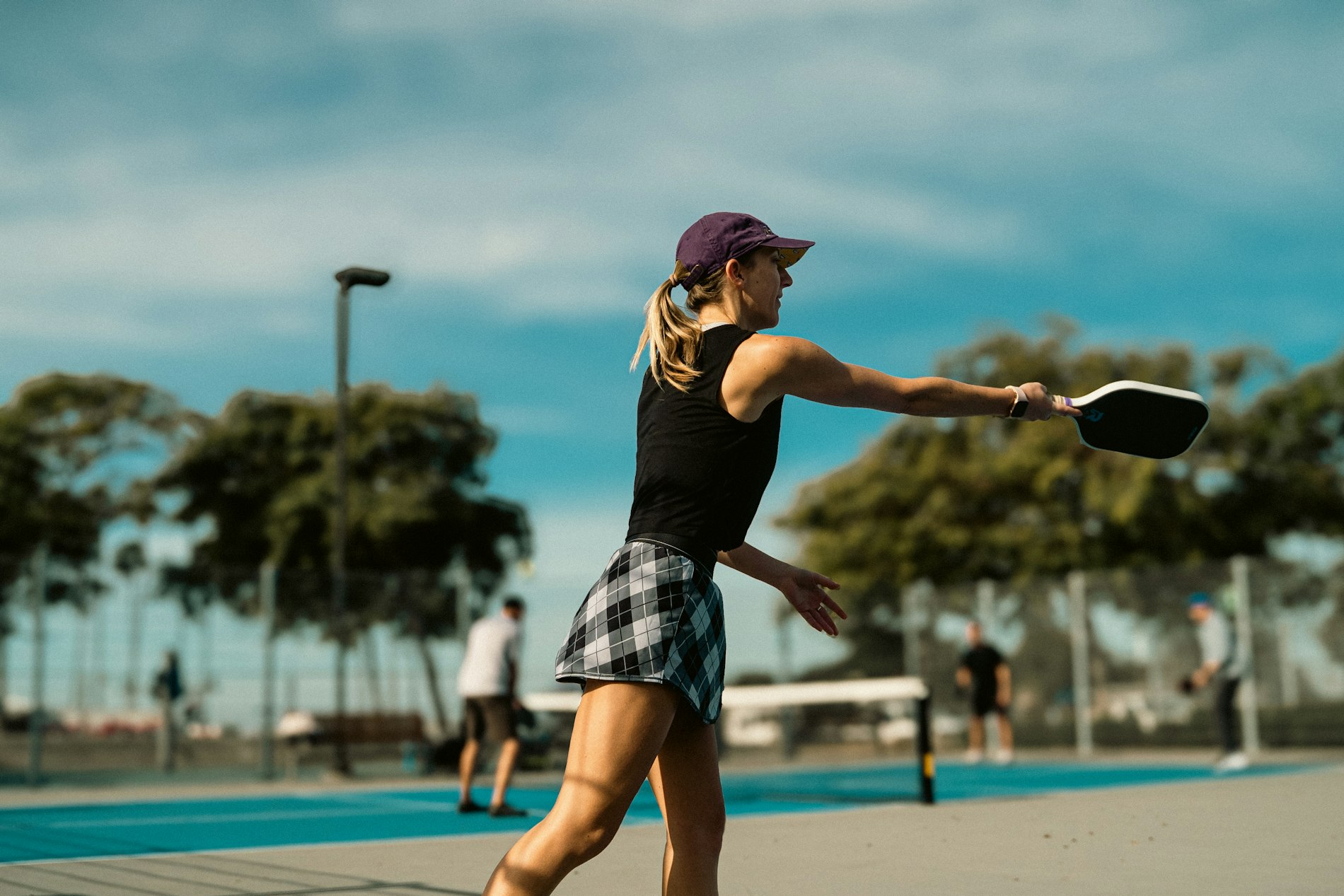 Chiều nào cũng có người rủ đánh