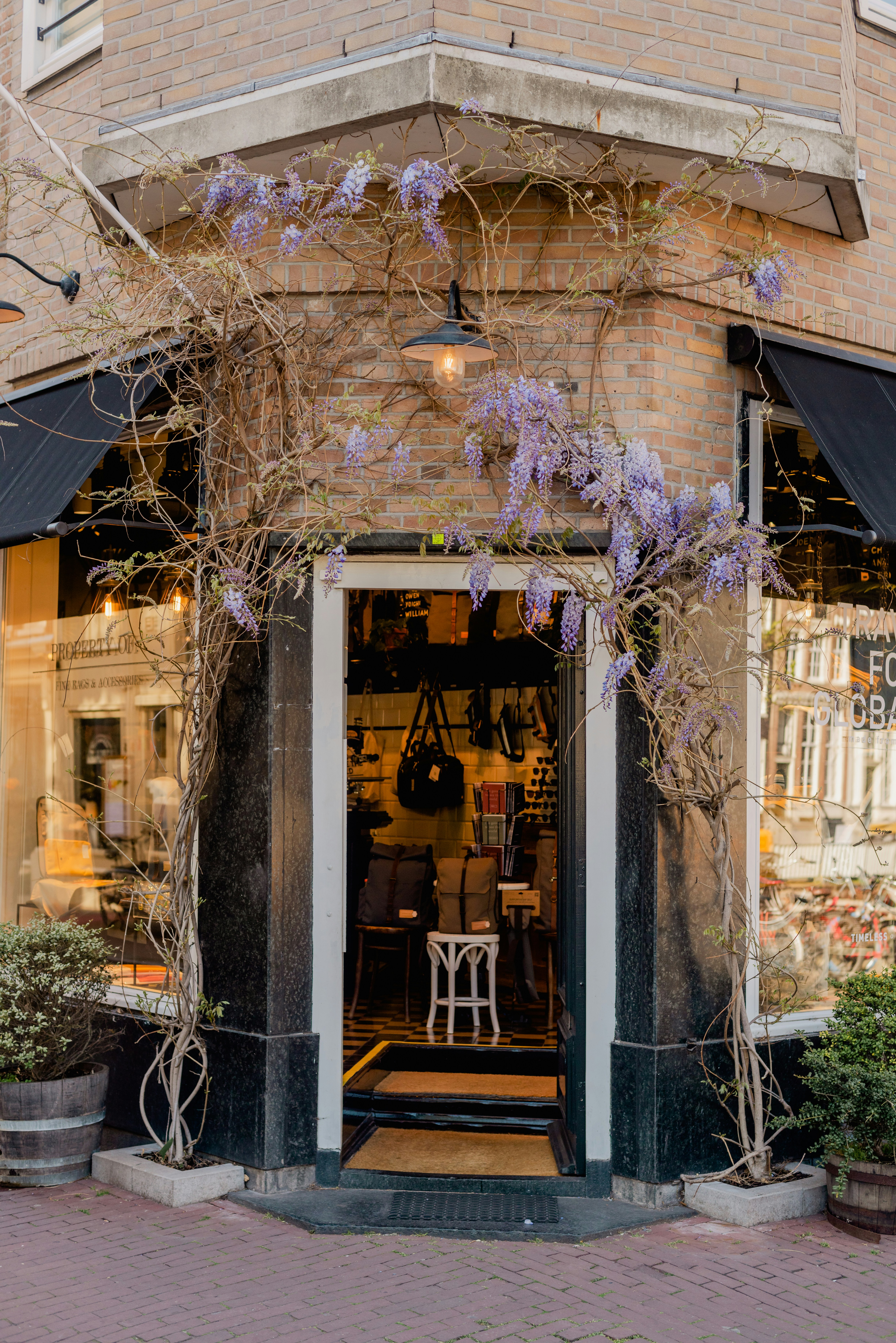 Photo by eugenivy_now