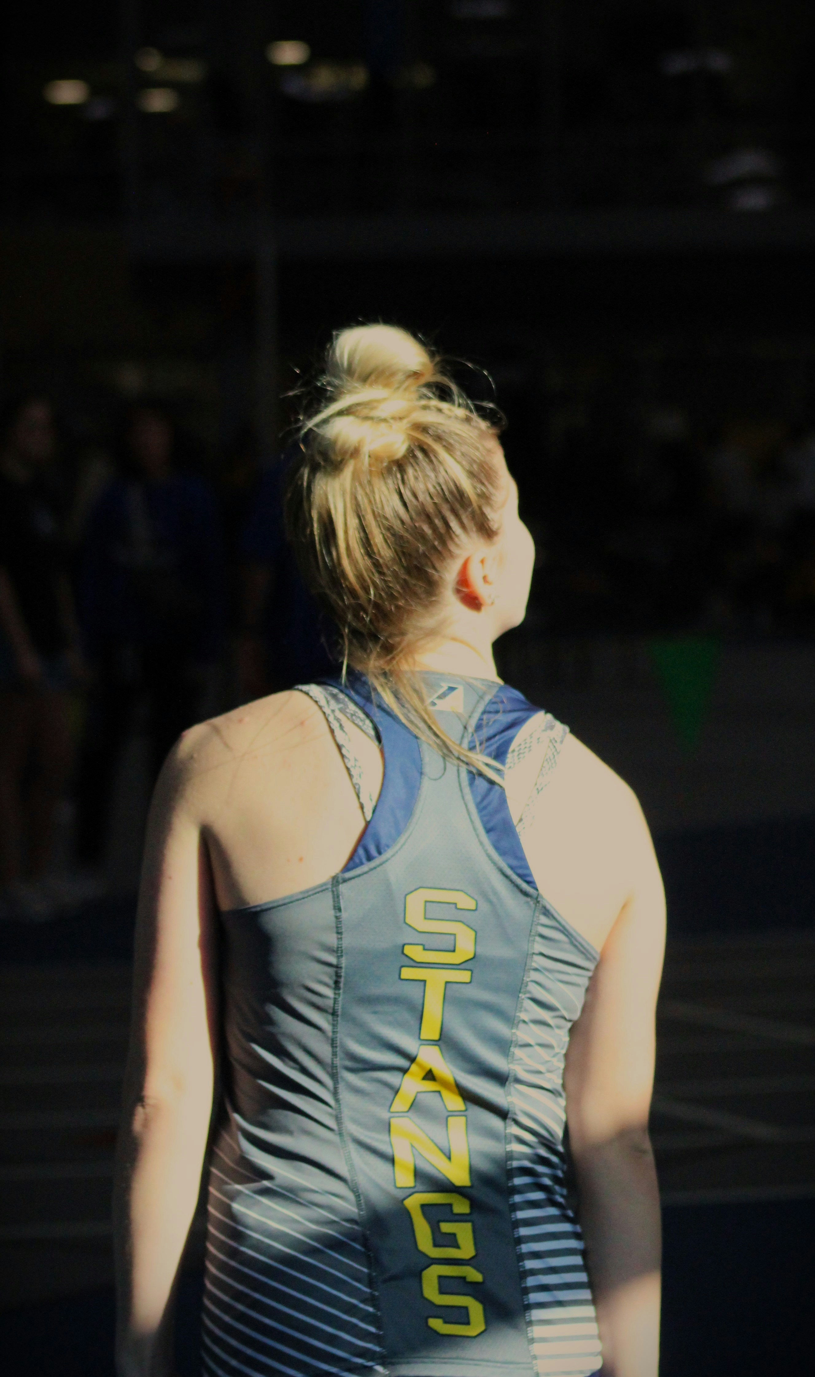 gray computer monitor