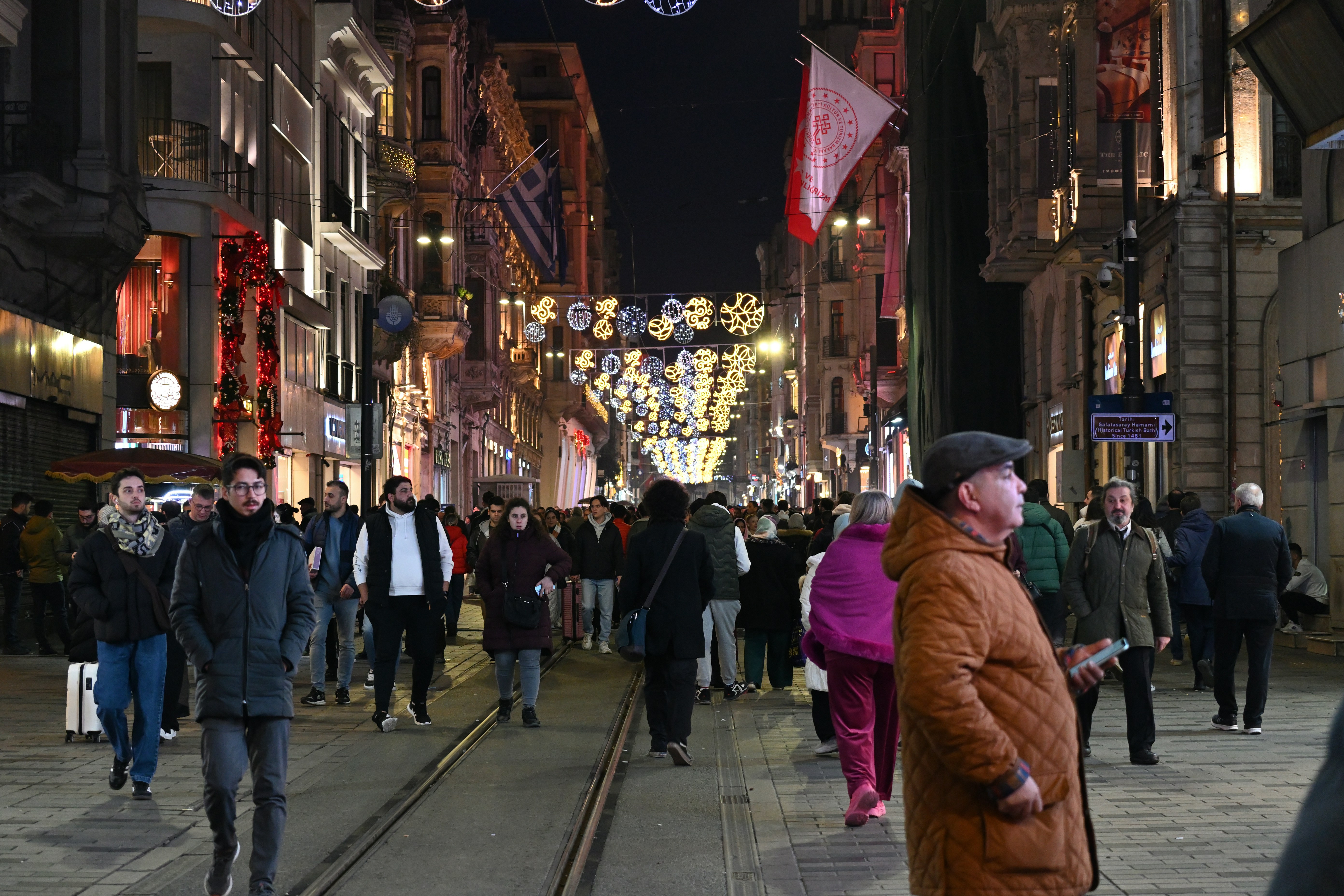 Photo by aminzabardast