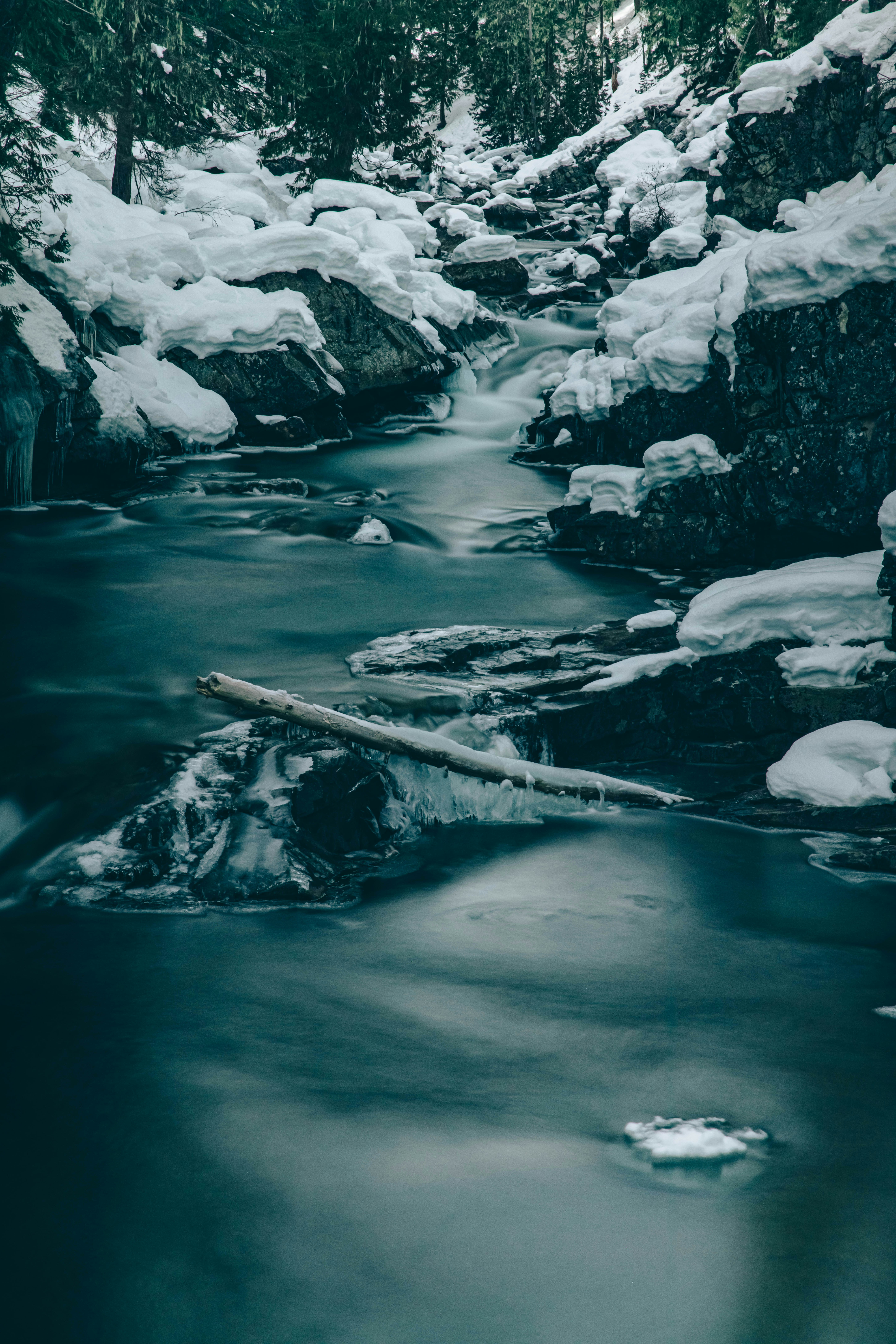 Photo by worldsbetweenlines