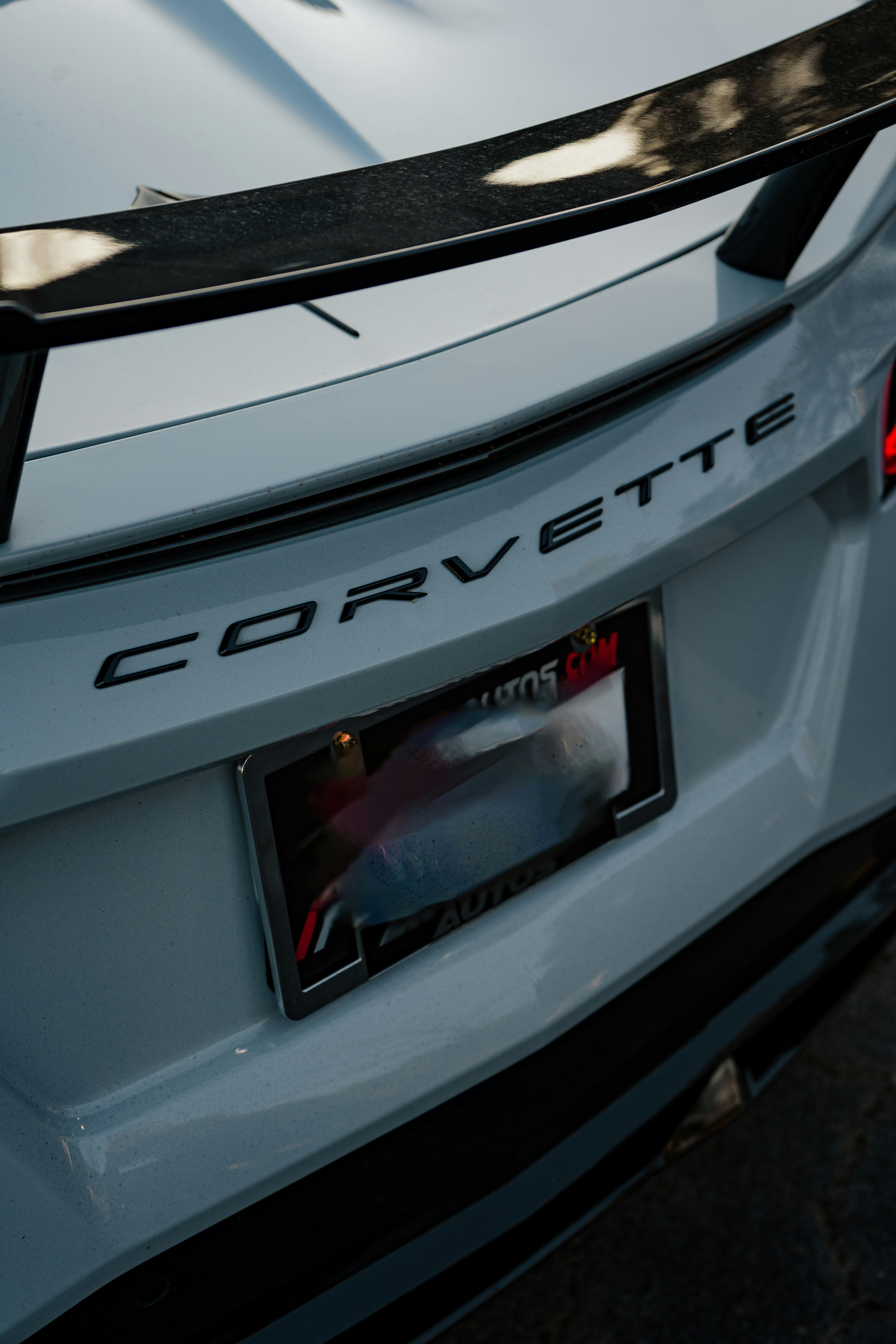 Corvette C8 Z06 wallpaper, ilustrasi artikel Unleash the Beast: Stunning Chevrolet Corvette C8 Z06 Wallpapers for Your Screen 5