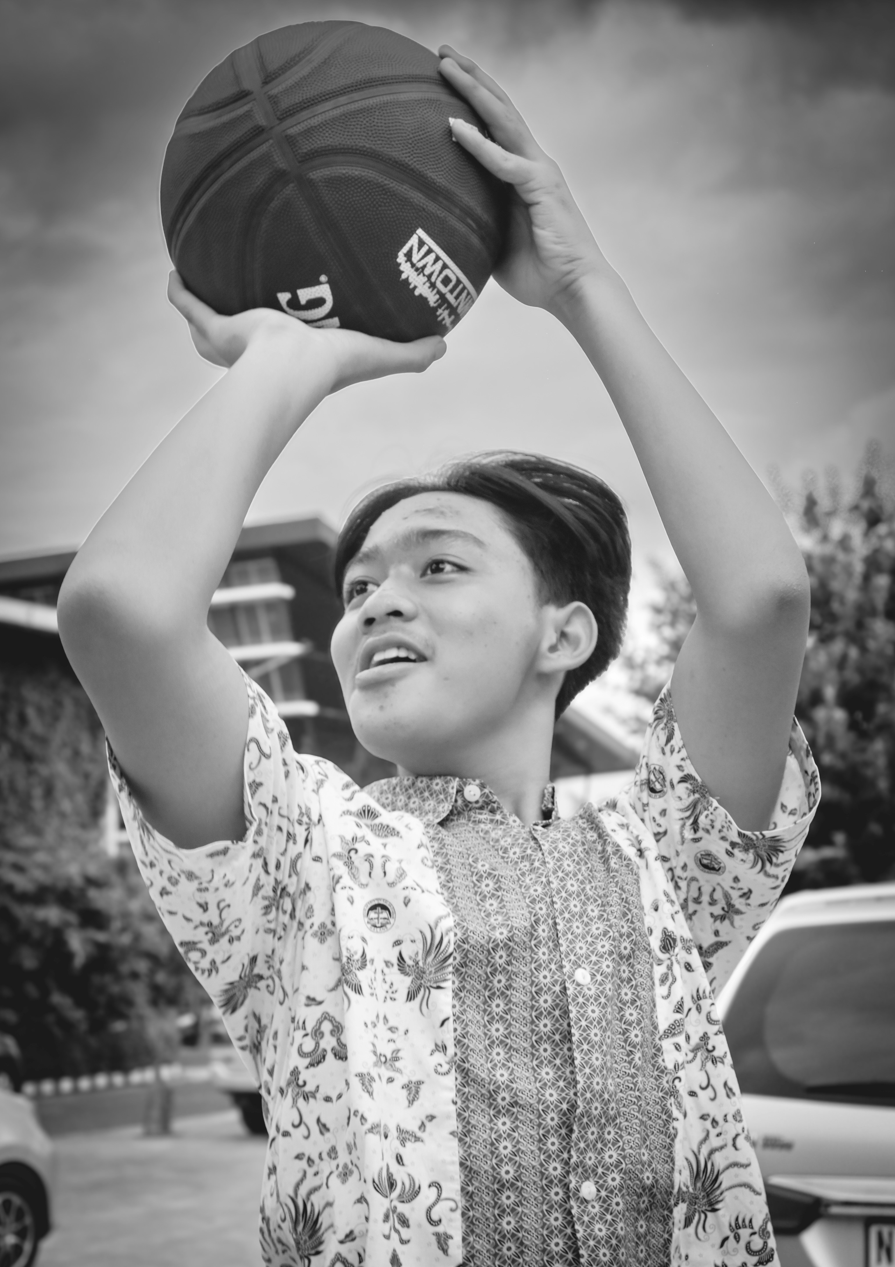 photo-1737532121902-19868f8933bb?ixid=M3wxMjA3fDB8MXxzZWFyY2h8MTJ8fHBhcmxheSUyMGJvbGF8ZW58MHx8fHwxNzgwOTc3NTU5fDA\u0026ixlib=rb-4.1.0
