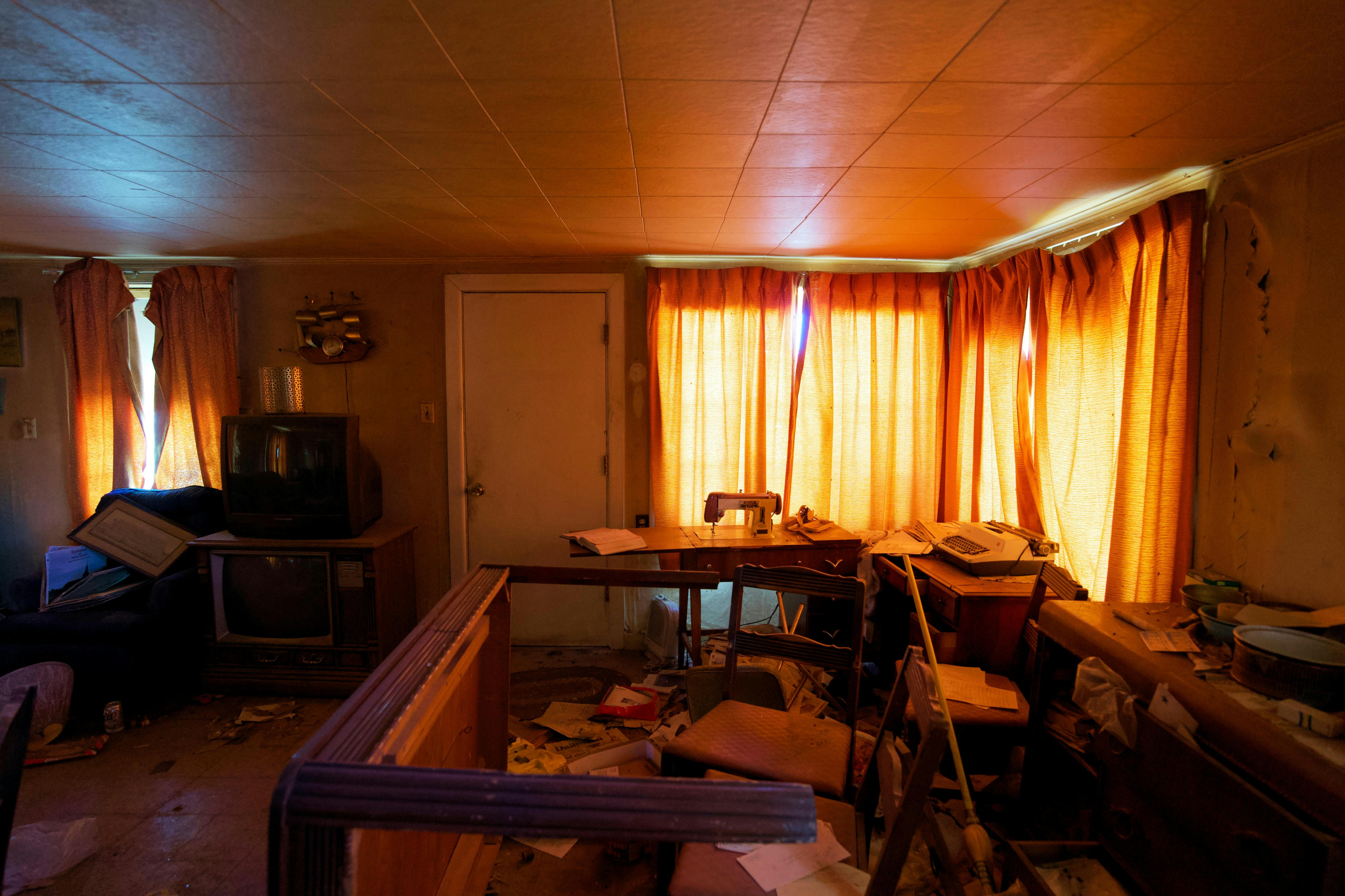 Empty House, Fresh Start: Why Smart Gilbert Movers Book a Cleaner Before the First Box Comes In