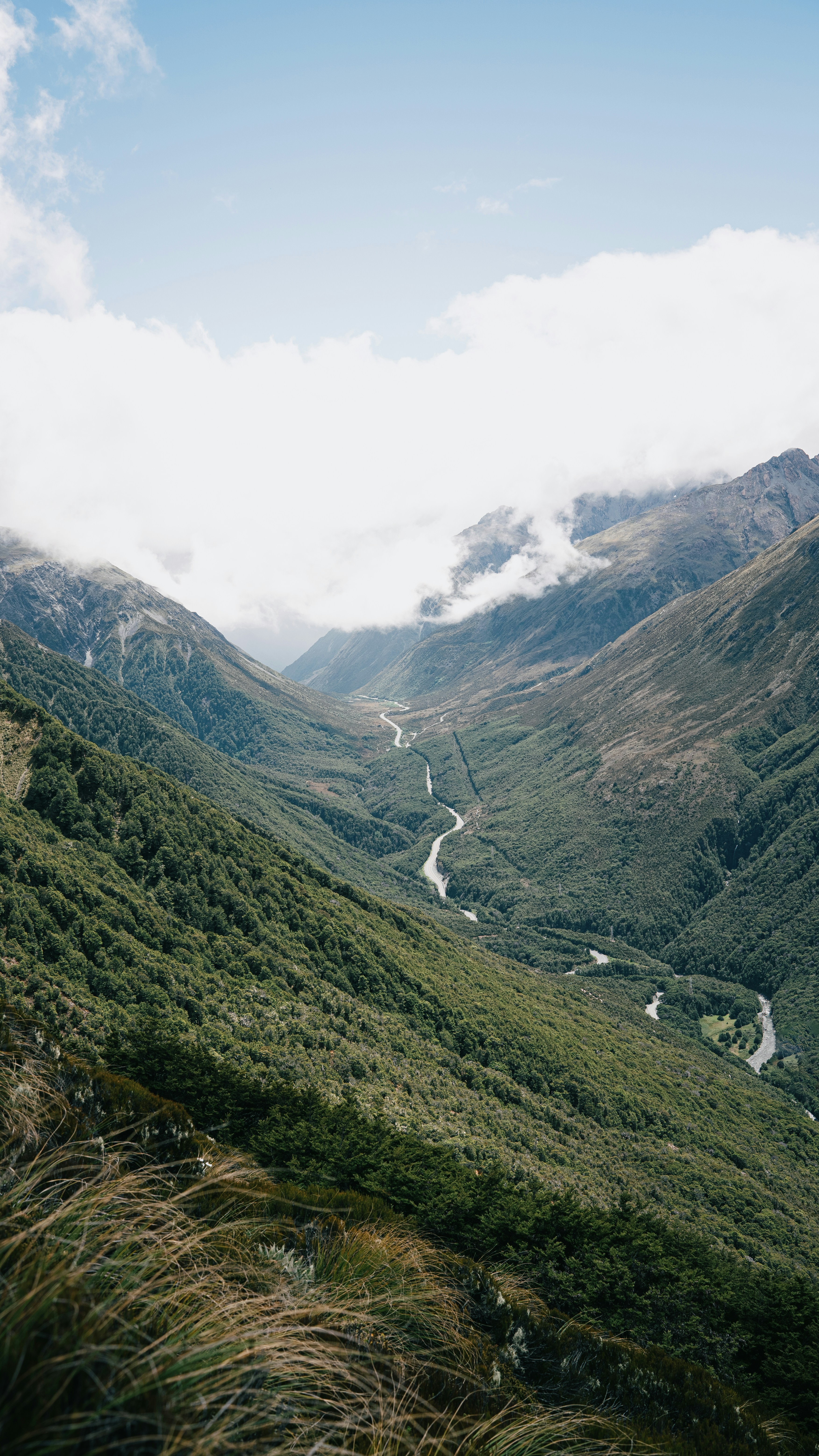 Abstract winding path visualizing adaptive strategy and iterative decision cycles