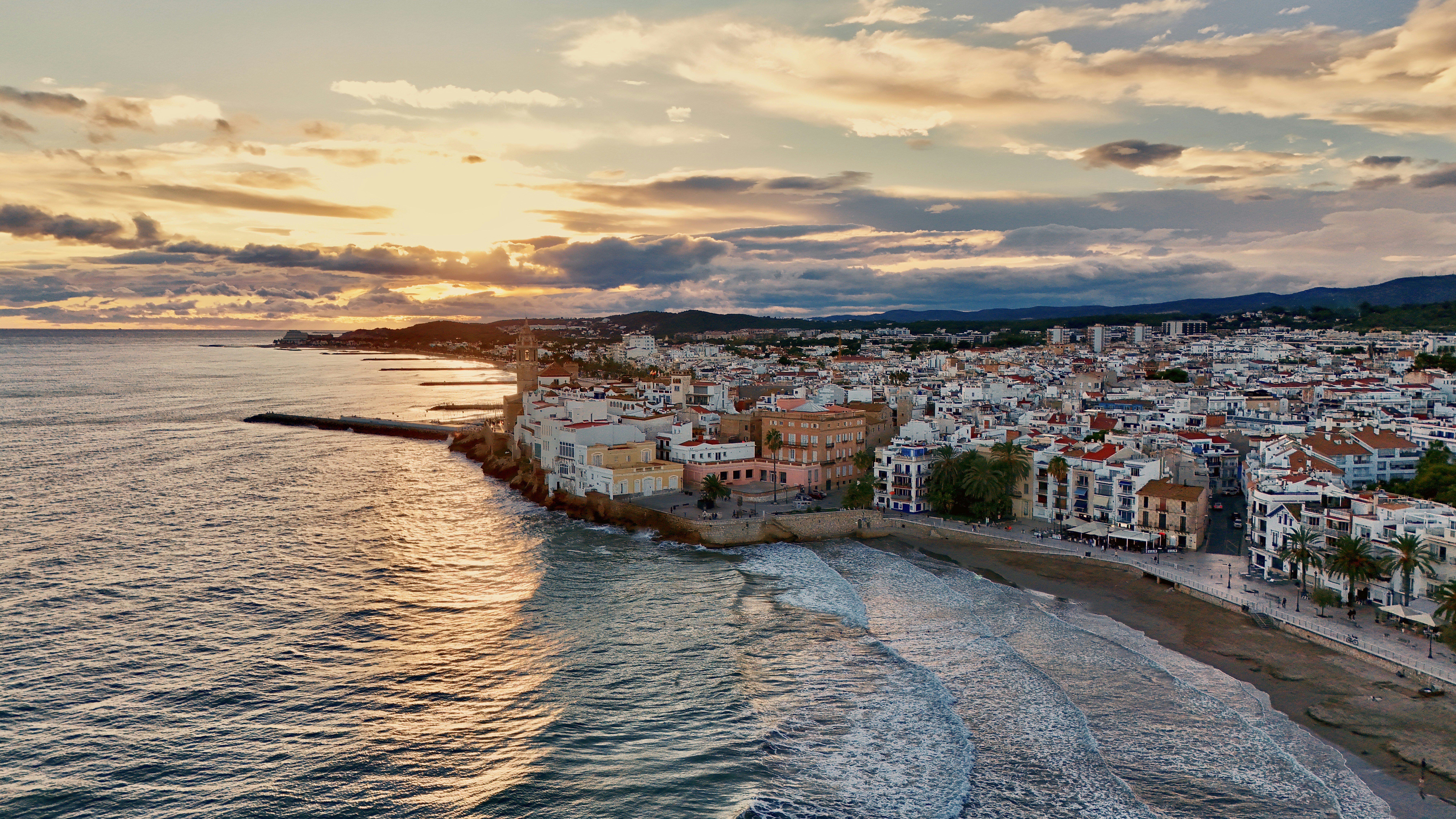 Sitges – Safety, Health & Local Etiquette