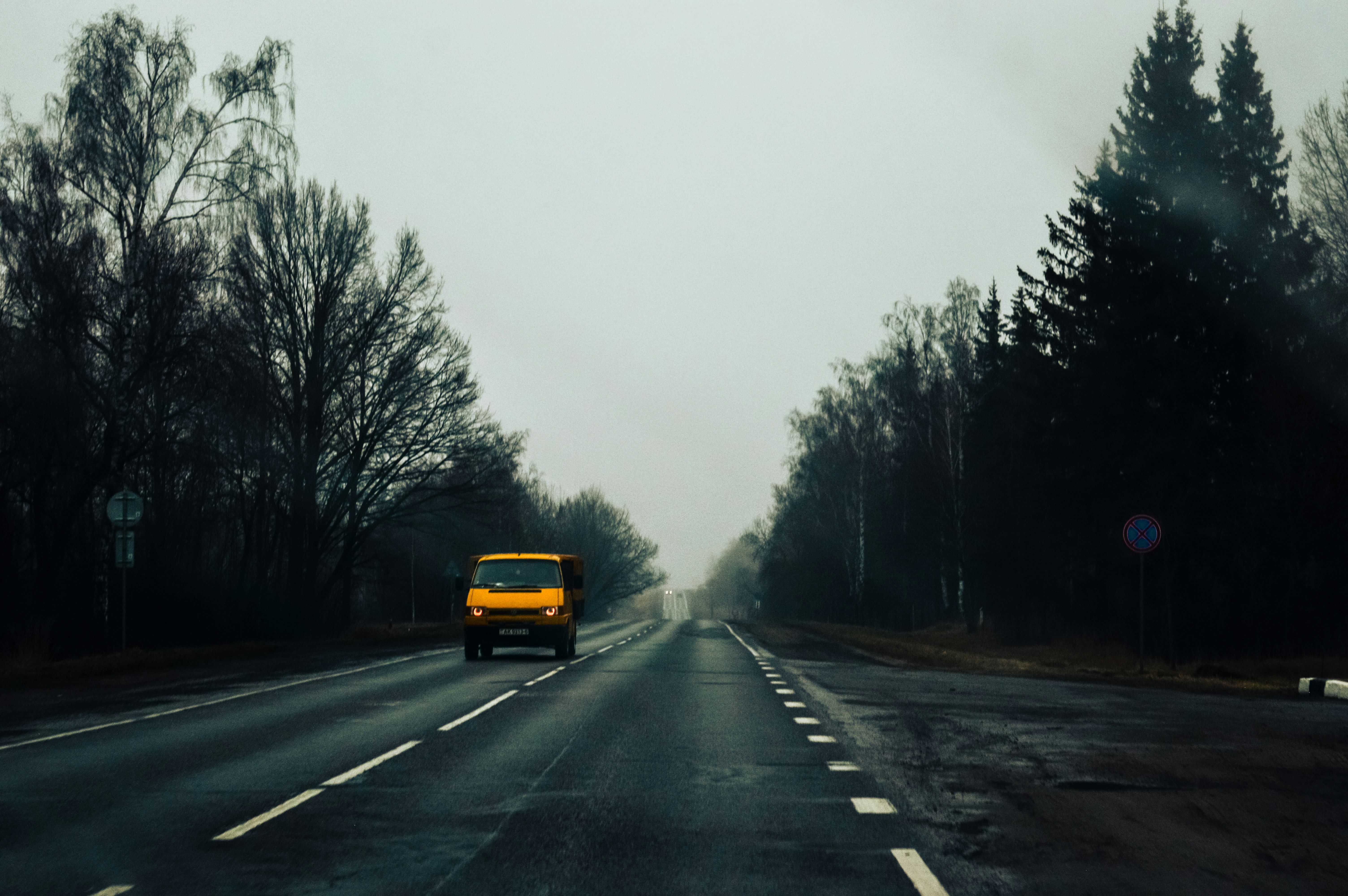 The Evolution of Car‑First Road‑Trip Tech in 2026: Accessories That Rewrite the Journey