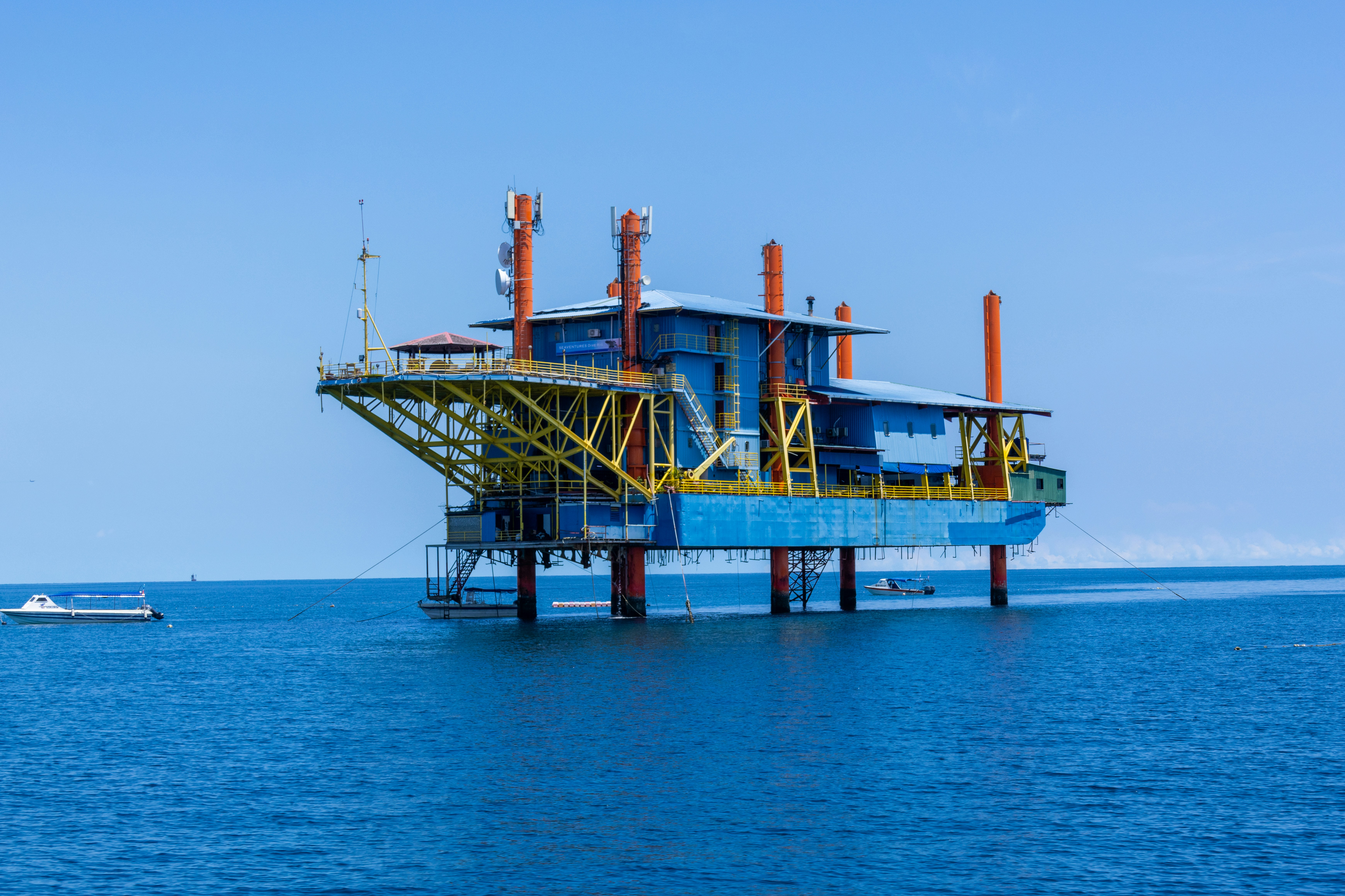 An oil rig in the middle of the ocean