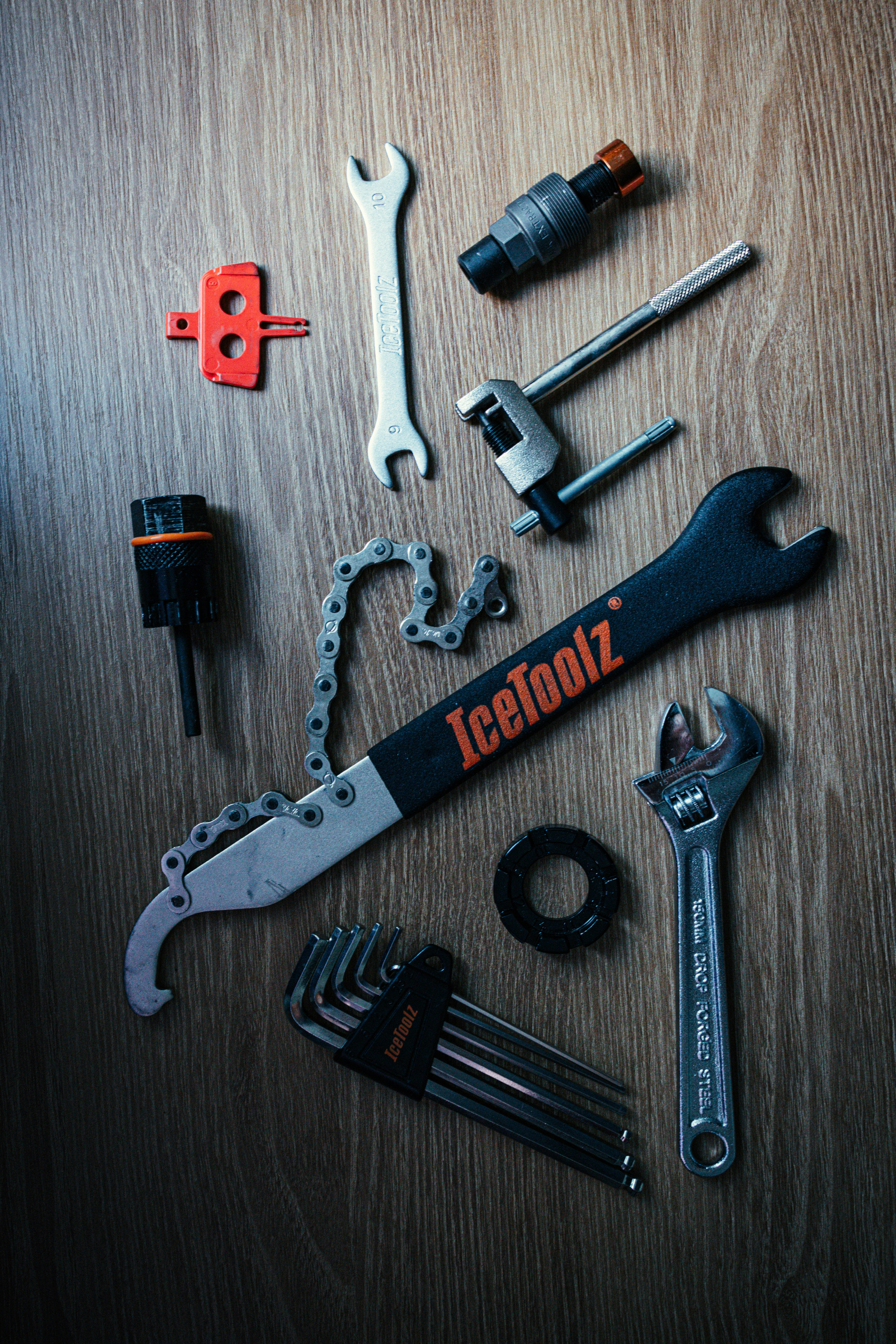 A bunch of tools that are laying on a table