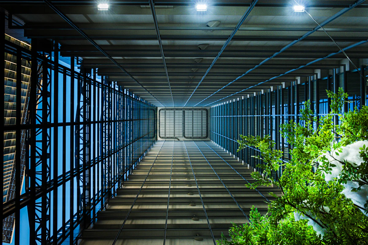 Infraestructura de servidores en un centro de datos, representando la base tecnológica crítica que debe protegerse al implementar IA.