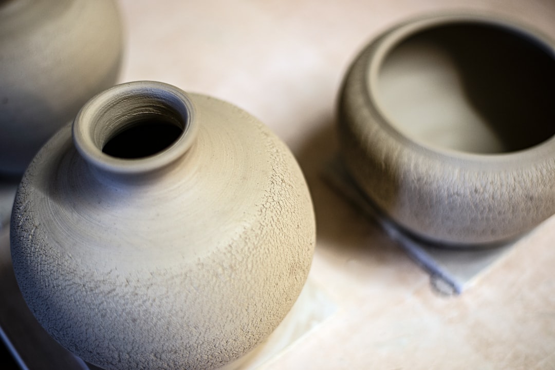 素材の特性を理解する――陶器・磁器・漆器の違い 和食器