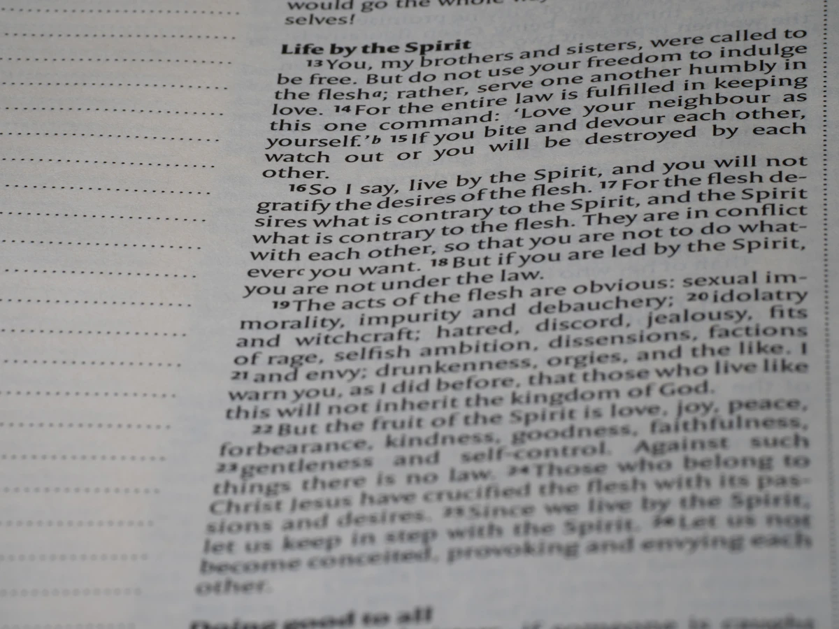 Comparison of text alignment in a monospace font