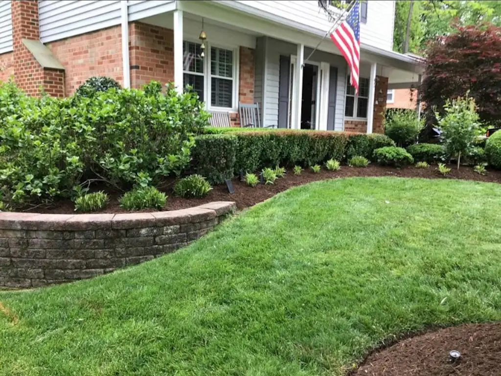 Manicured lawn and landscaped front yard of a home in the Blackwood Valley