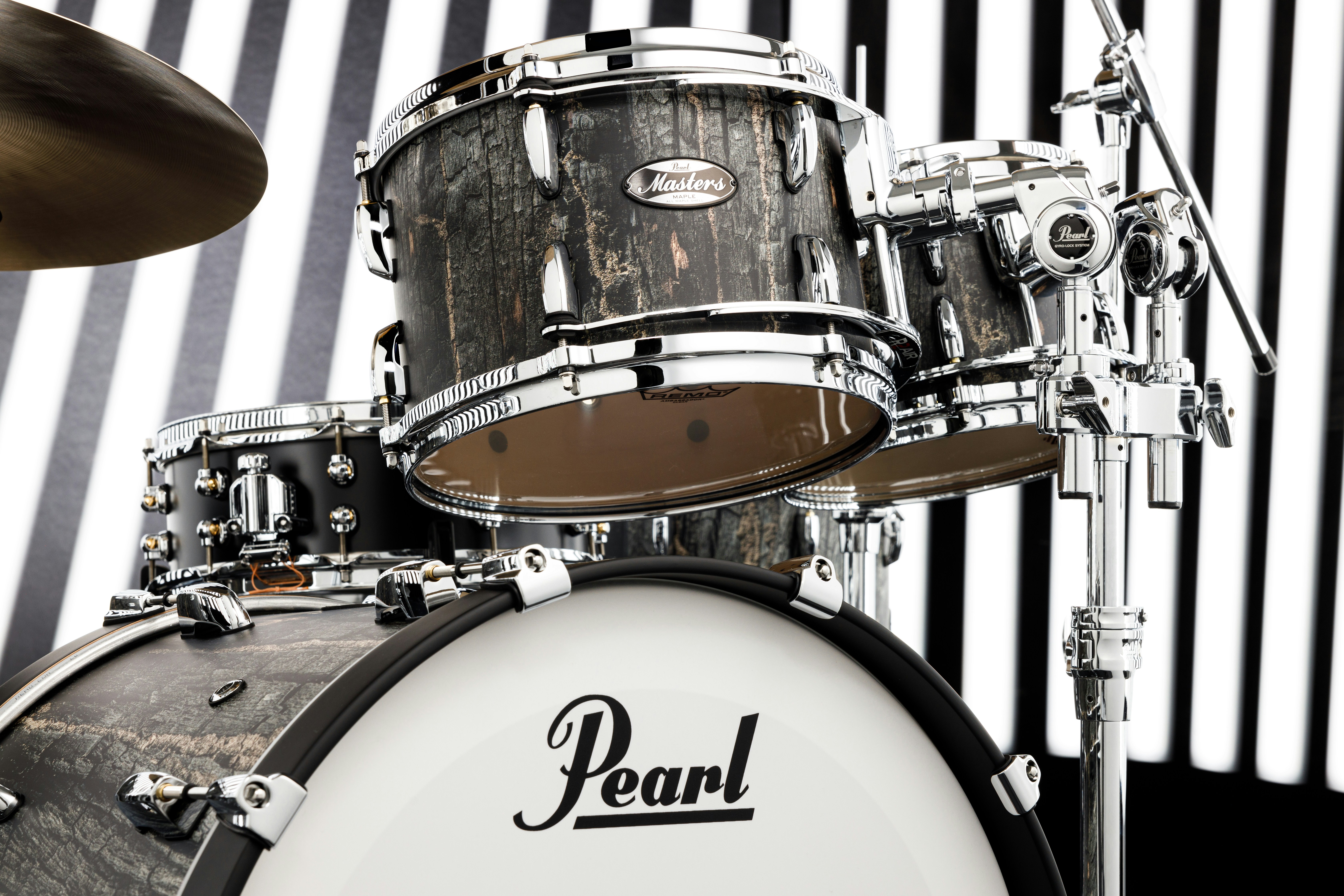 A black and white photo of a drum set photo – Free Drums Image on Unsplash