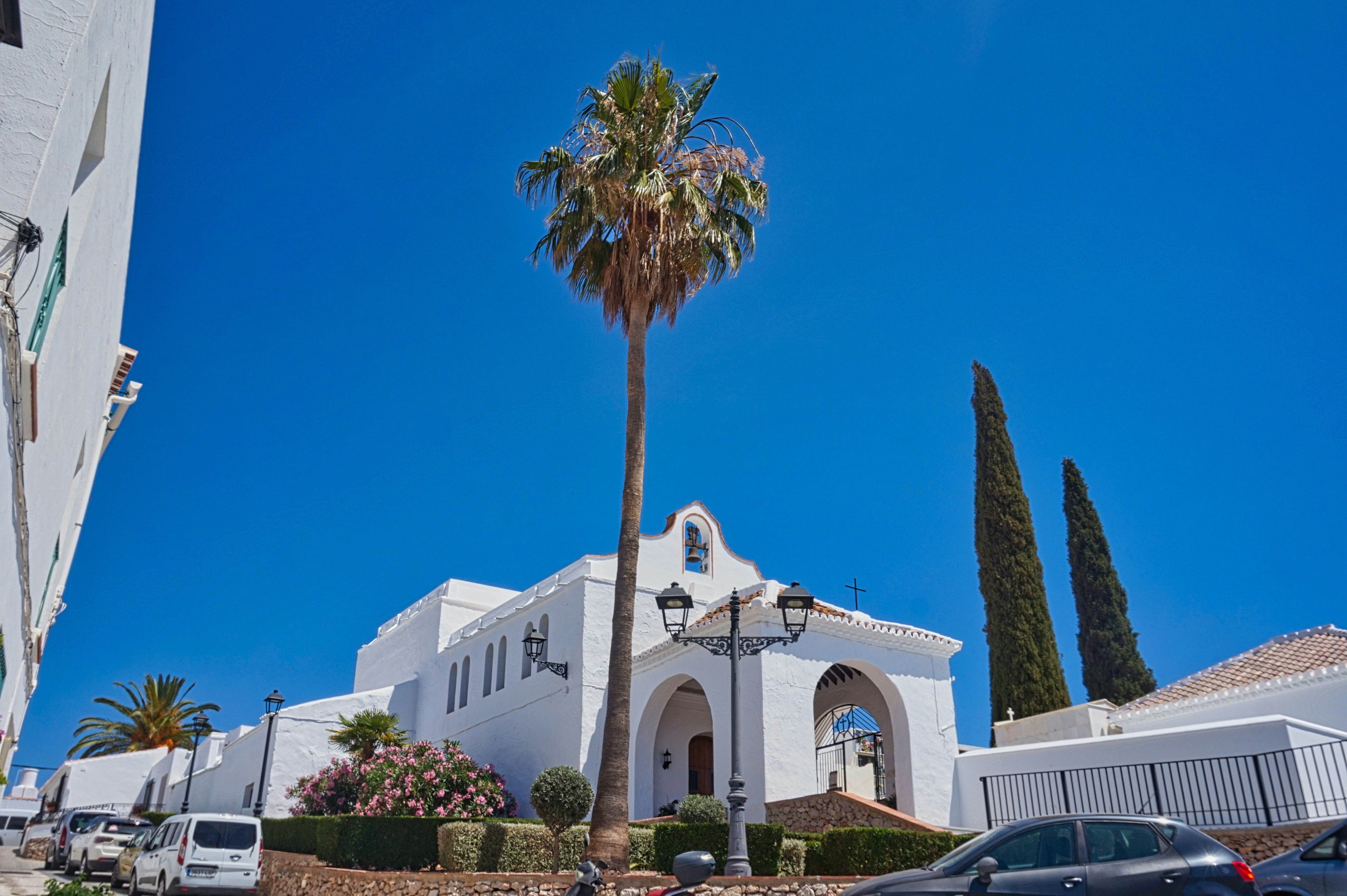 Photo by chris_worldonabudget