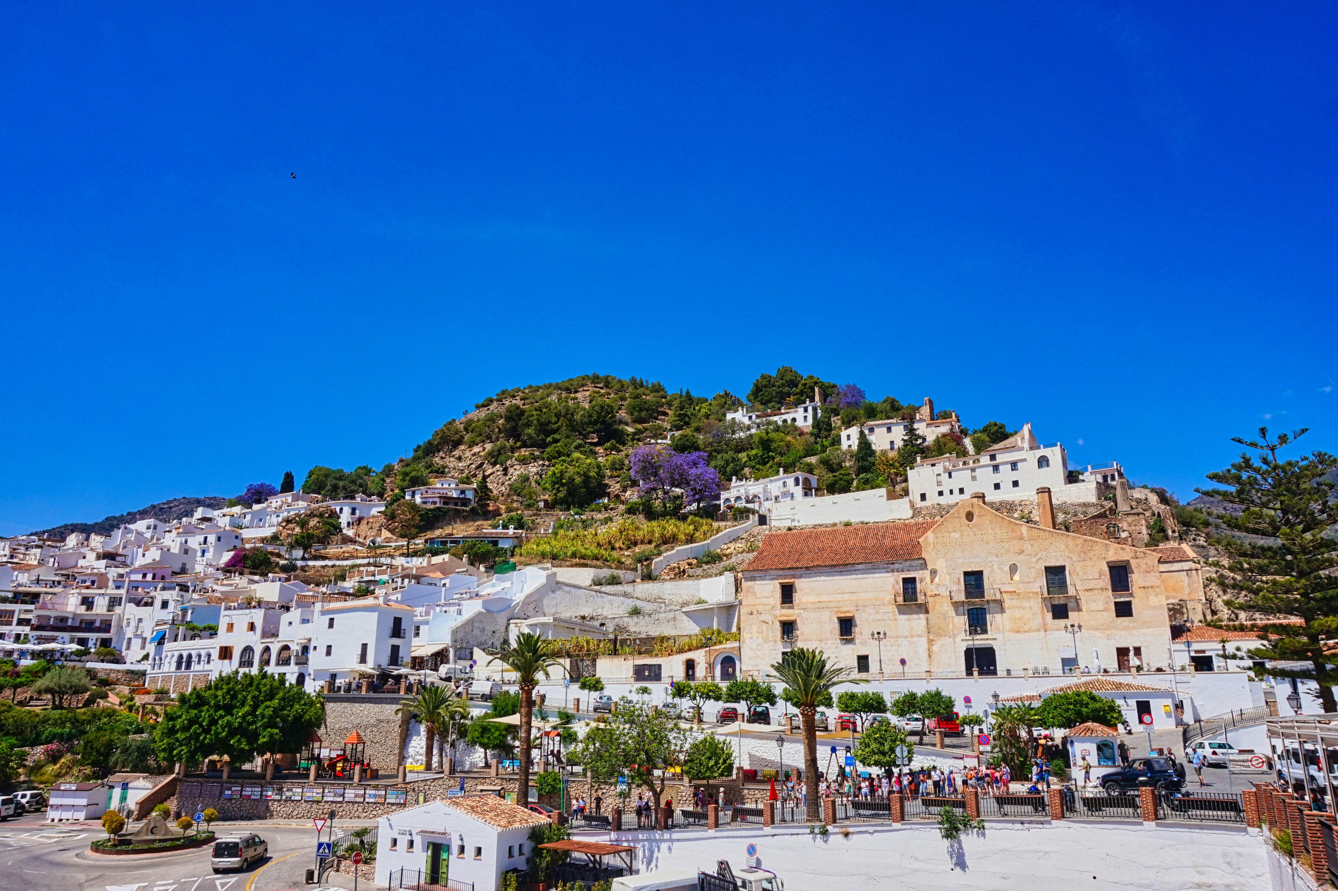 Photo by chris_worldonabudget