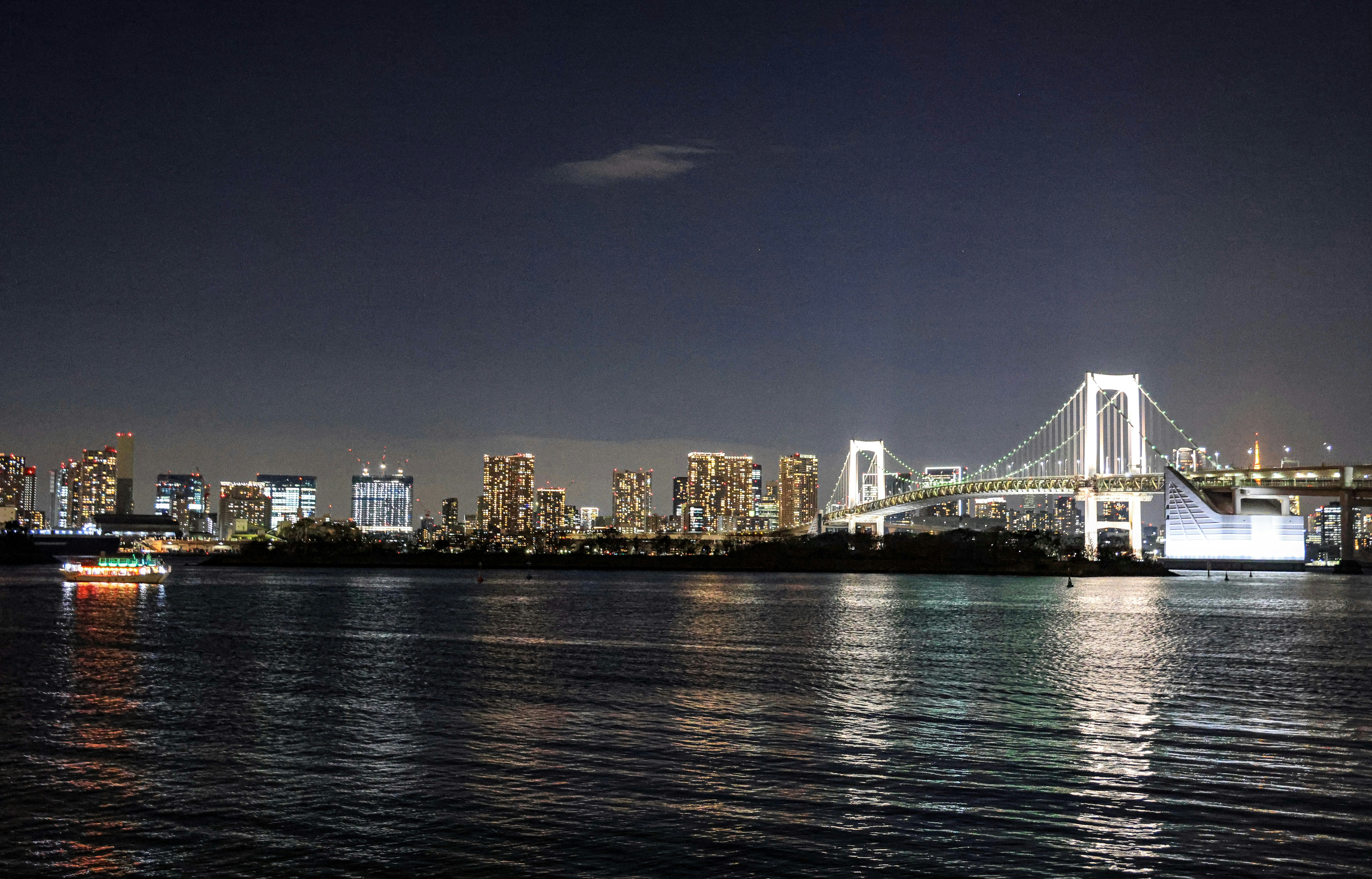 Photo by maximilian_brand