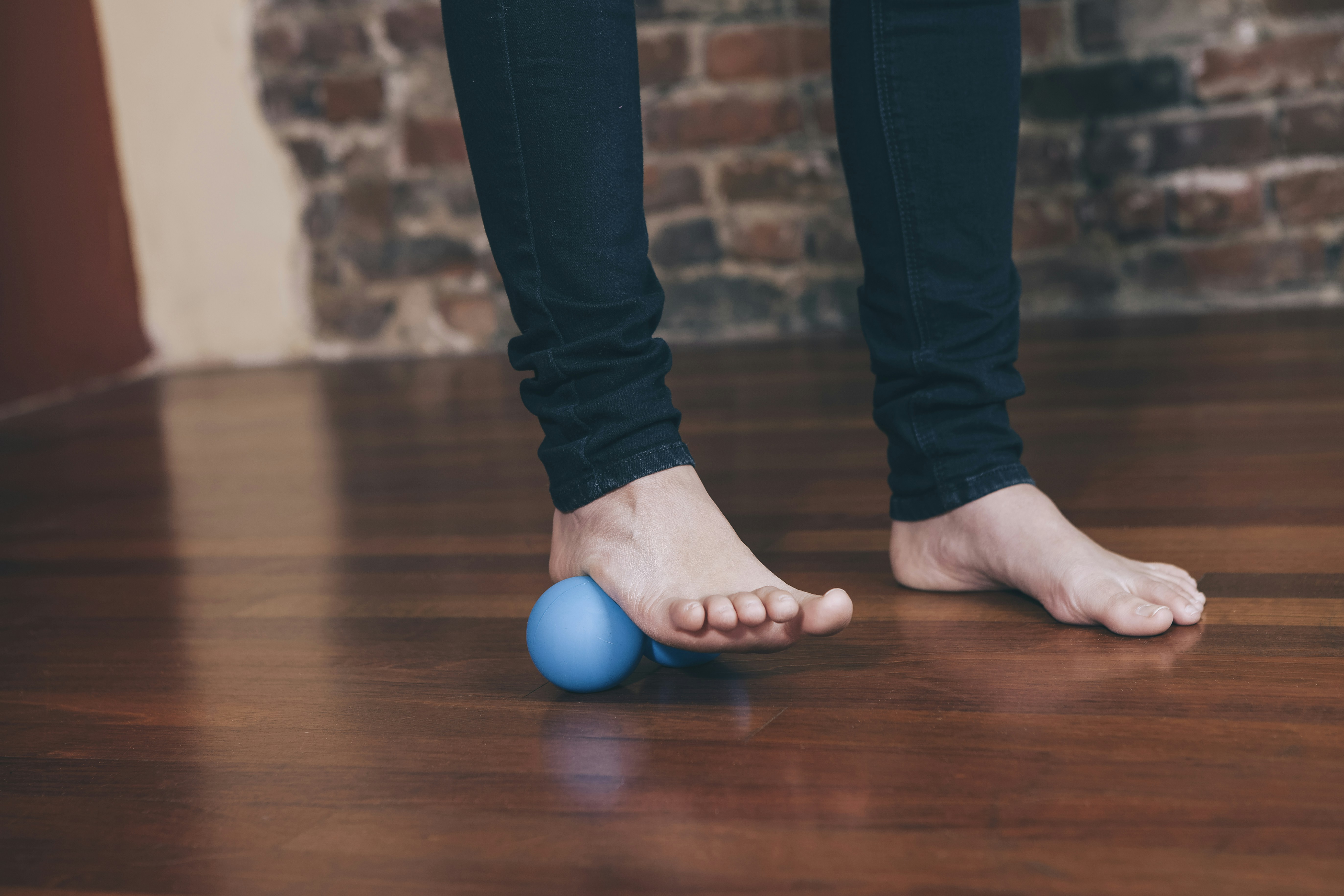 Peanut massag ball usage for feet