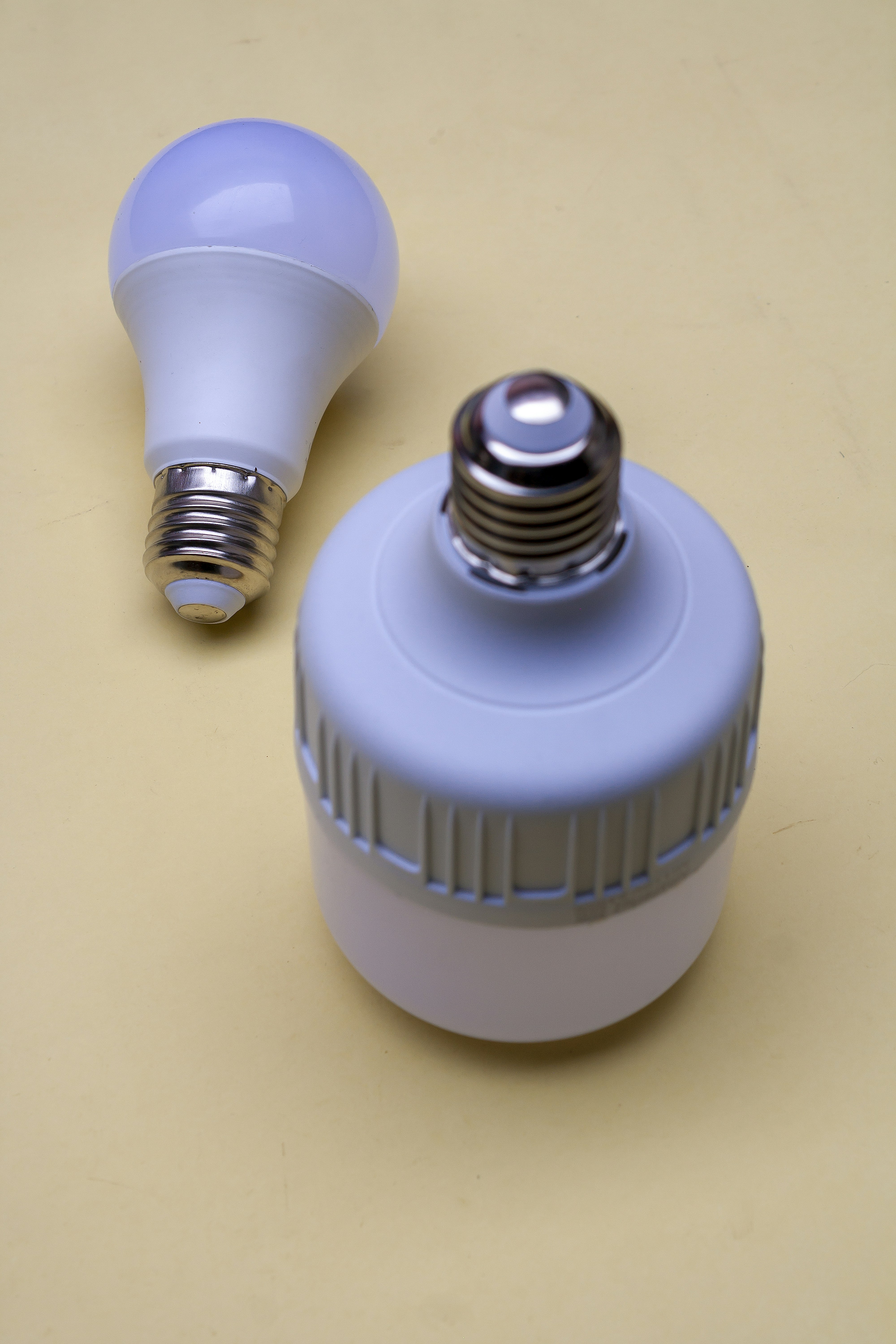 A light bulb and a light bulb on a table