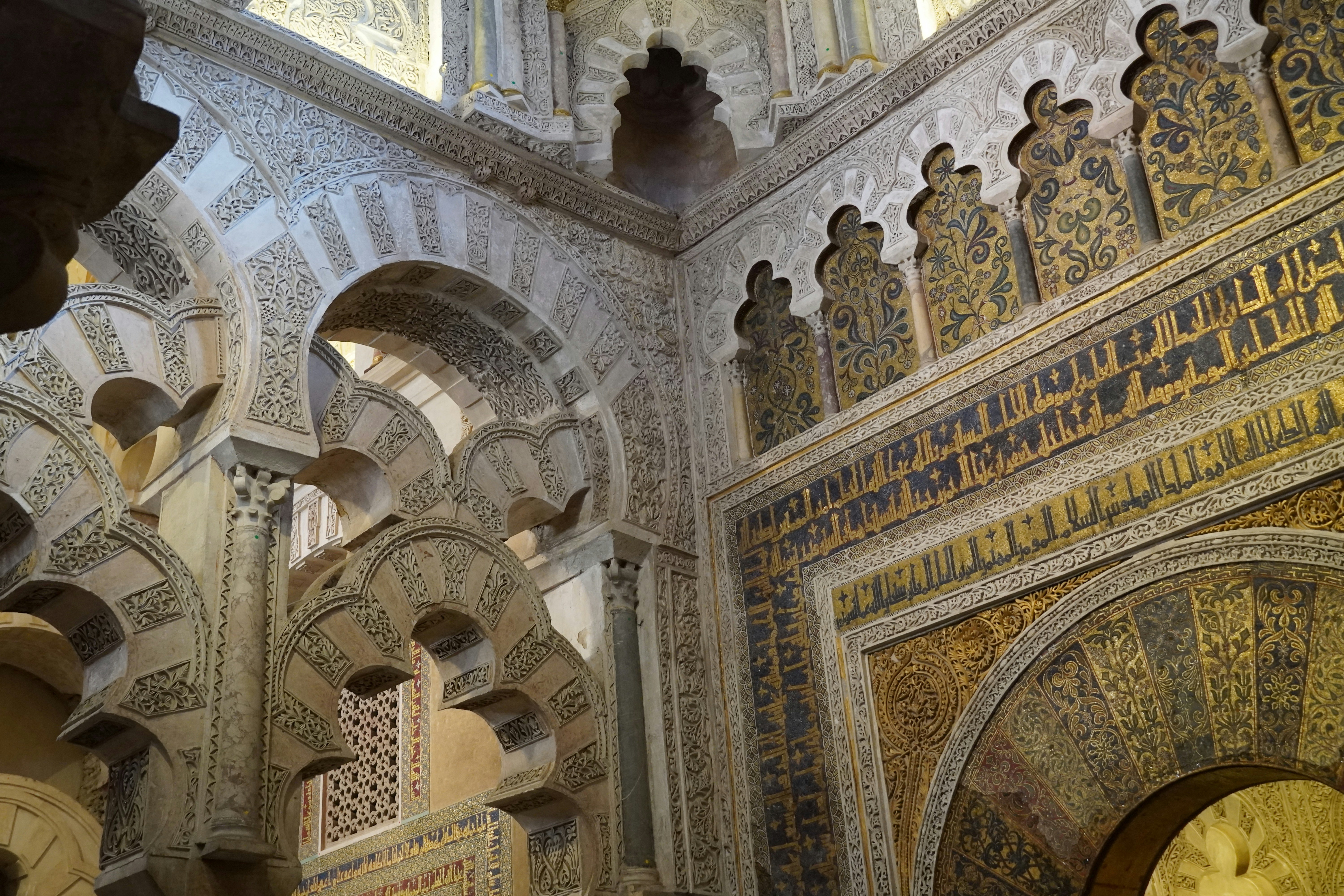 Photo by maartenzaanen