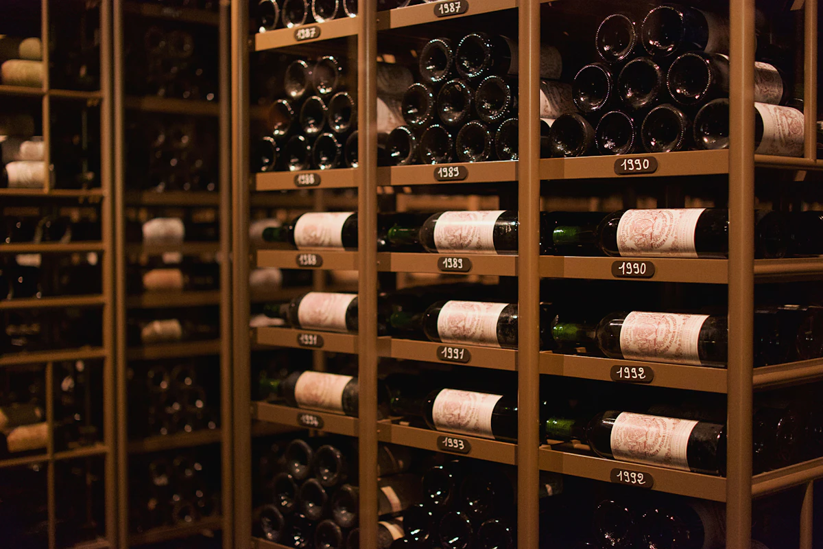 Weinregal im Keller