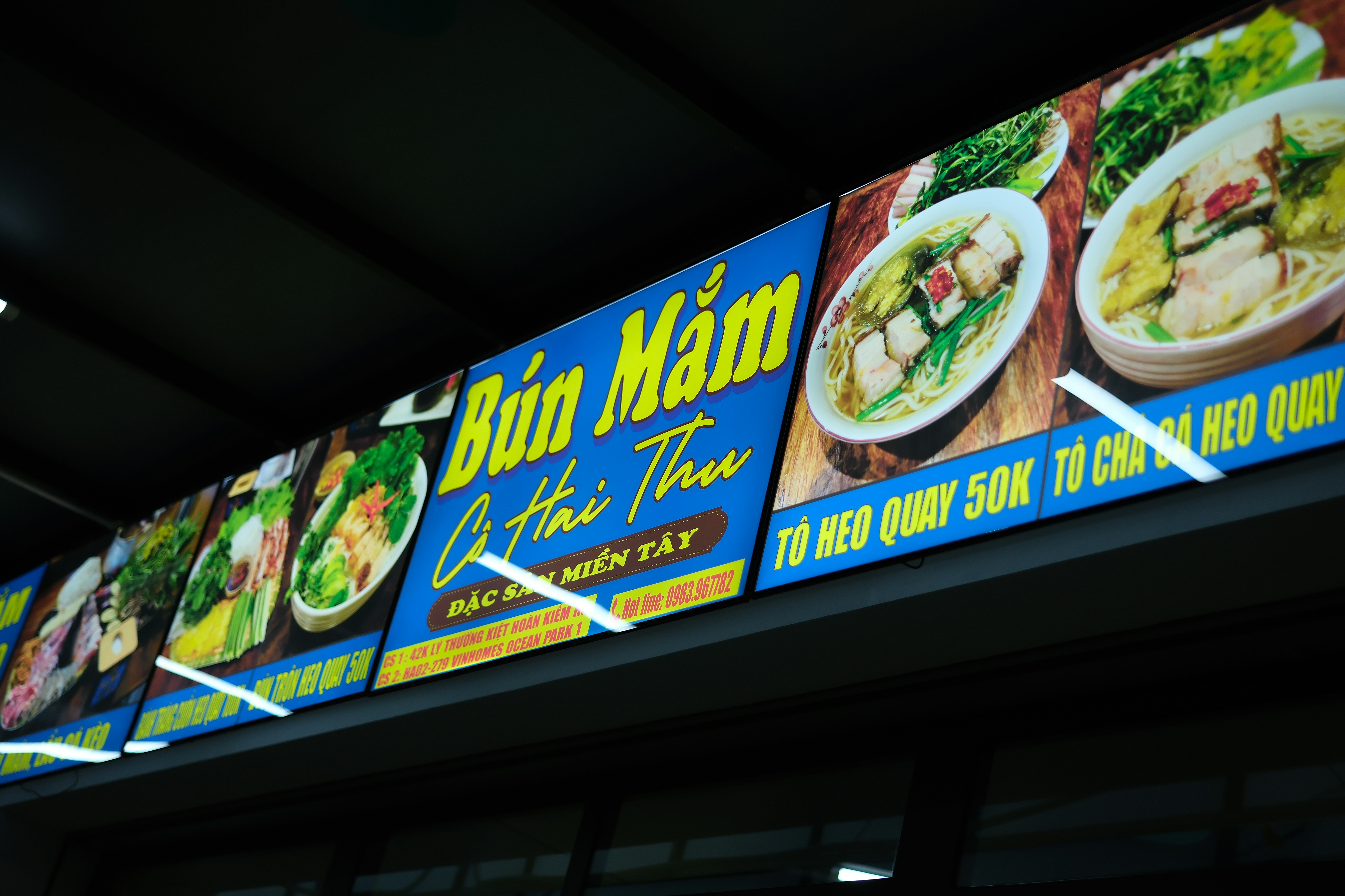 It's Boba Time's extensive menu including smoothies and acai bowls - boba tea franchise