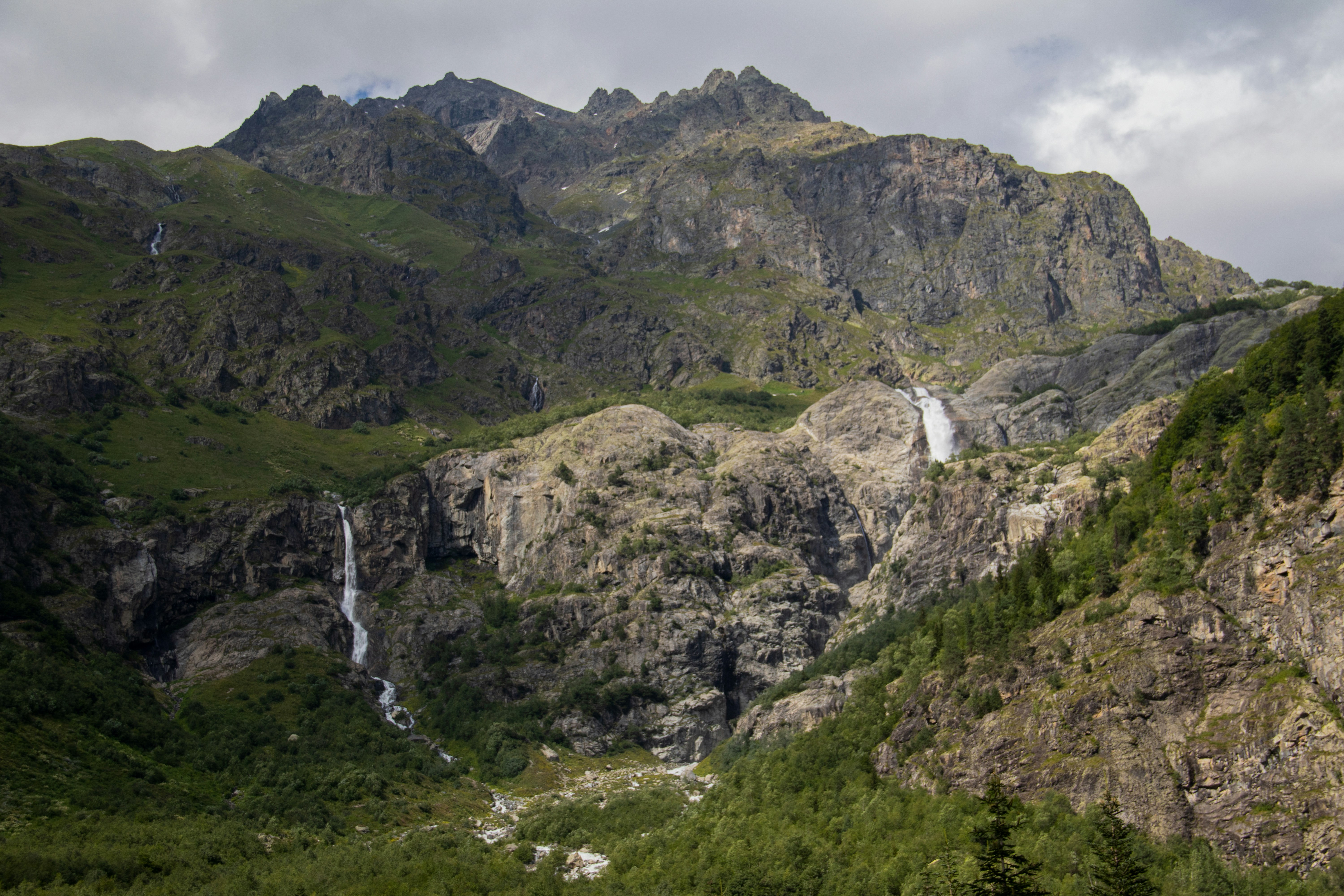 Photo by alexanderkez