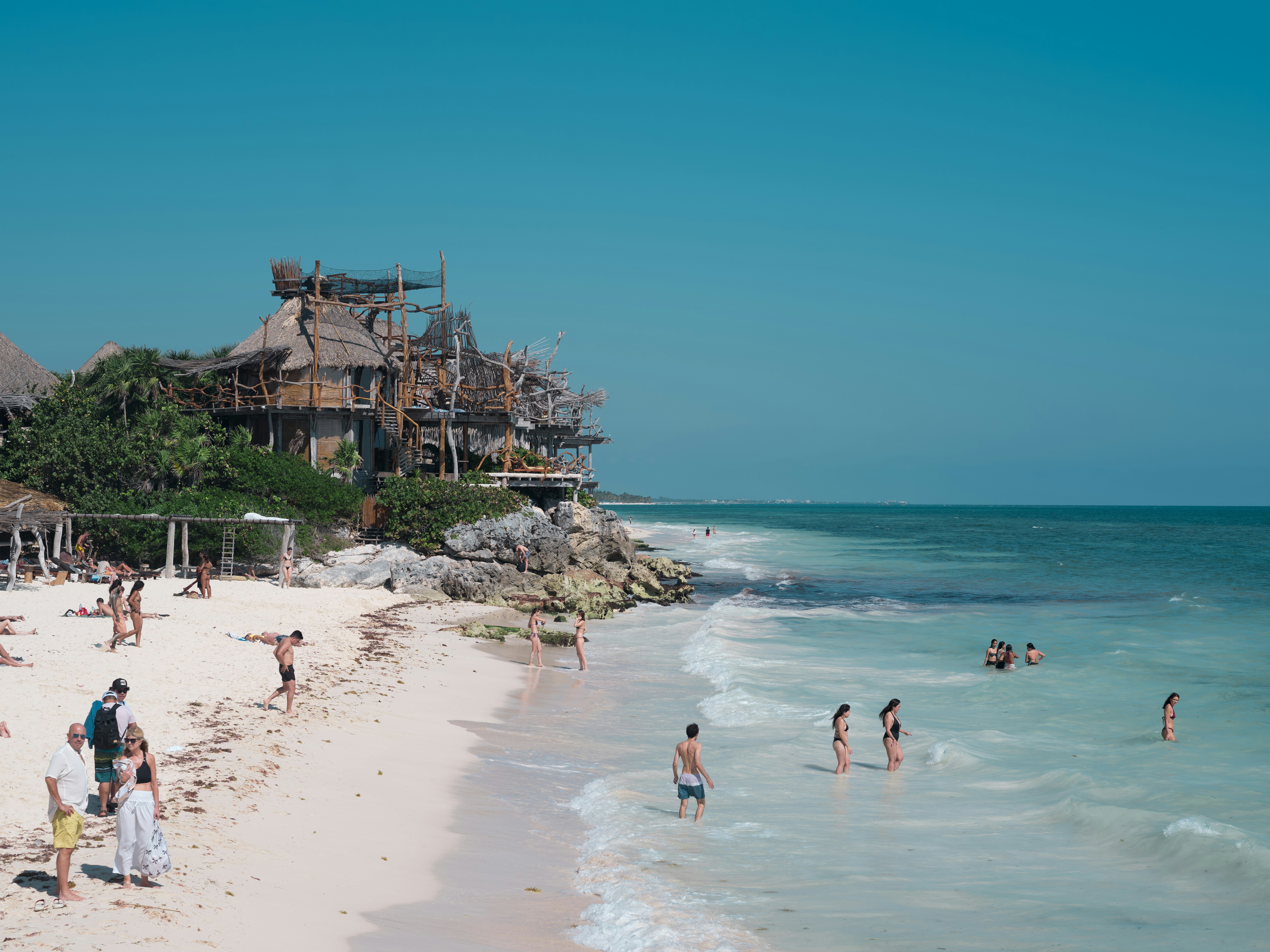 Stay online in the Mexico with a prepaid eSIM from eSIMlii. Instant activation, no roaming charges, and reliable coverage.