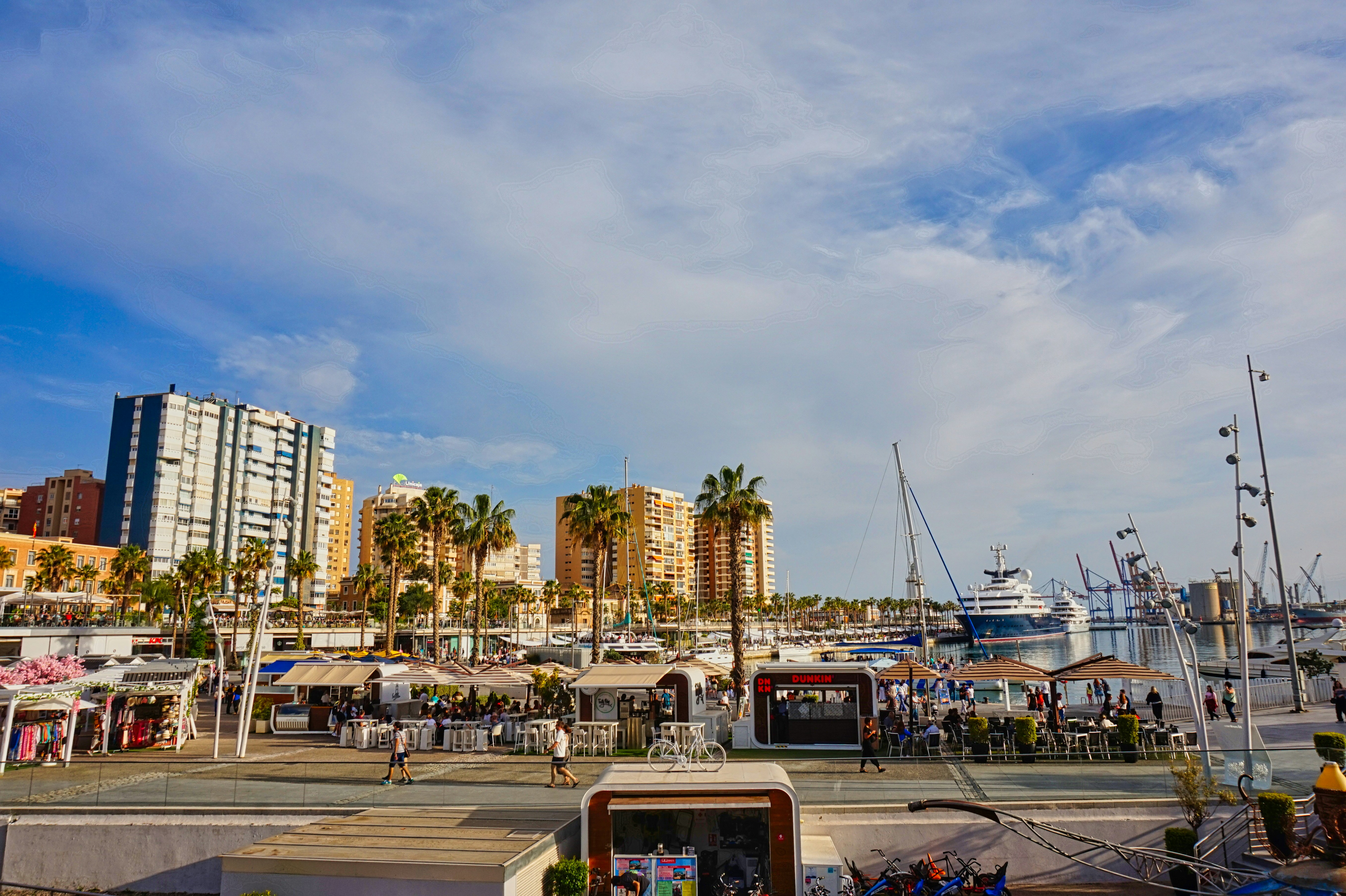 Photo by chris_worldonabudget