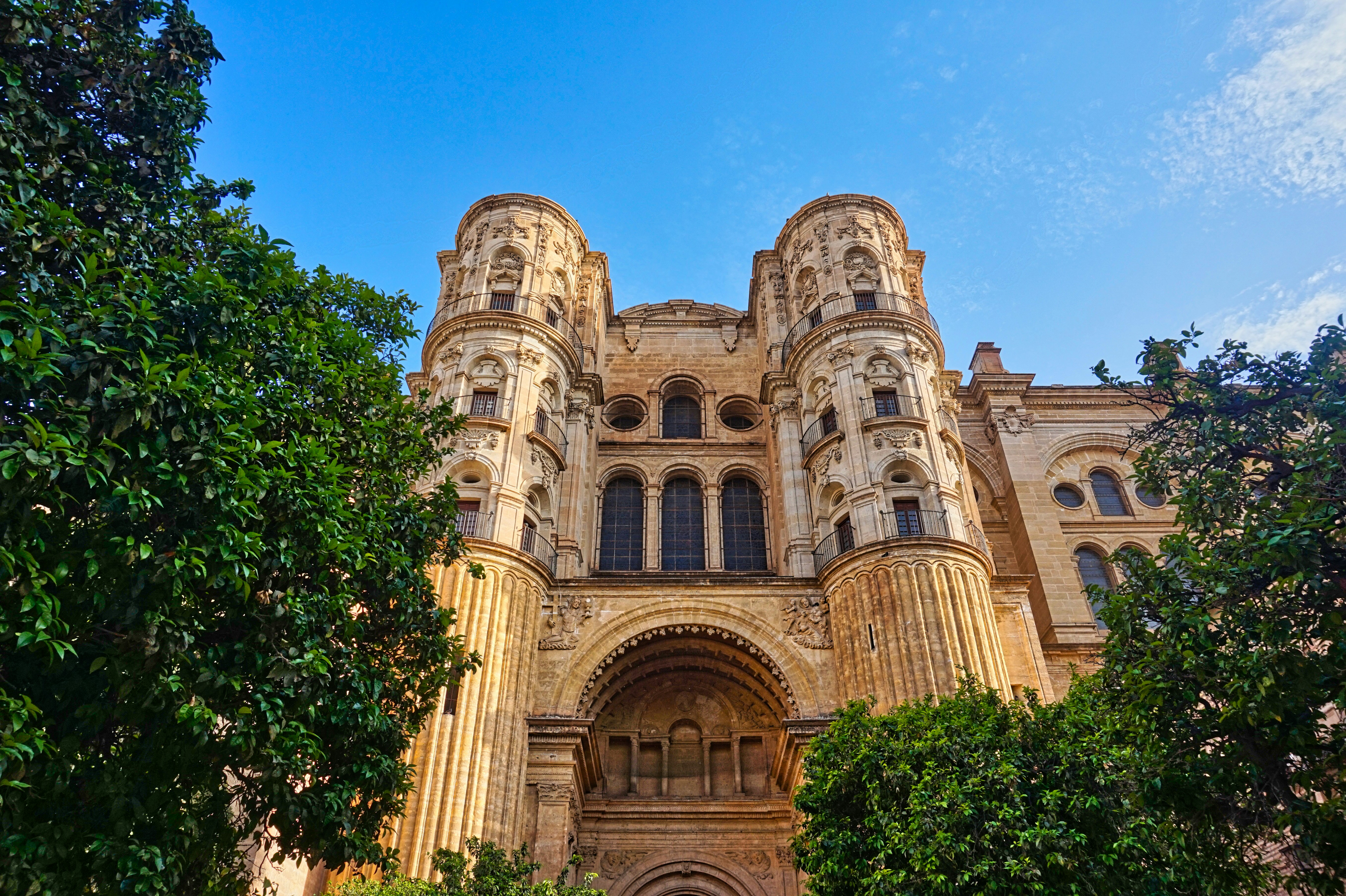 Photo by chris_worldonabudget