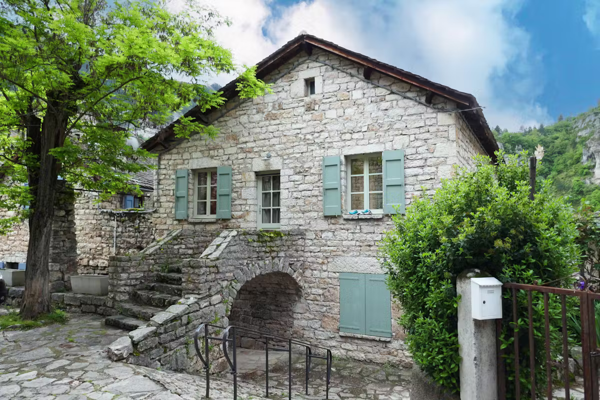 Rénové appartement avec jardin à Gréasque — Appartement · Gréasque, Provence