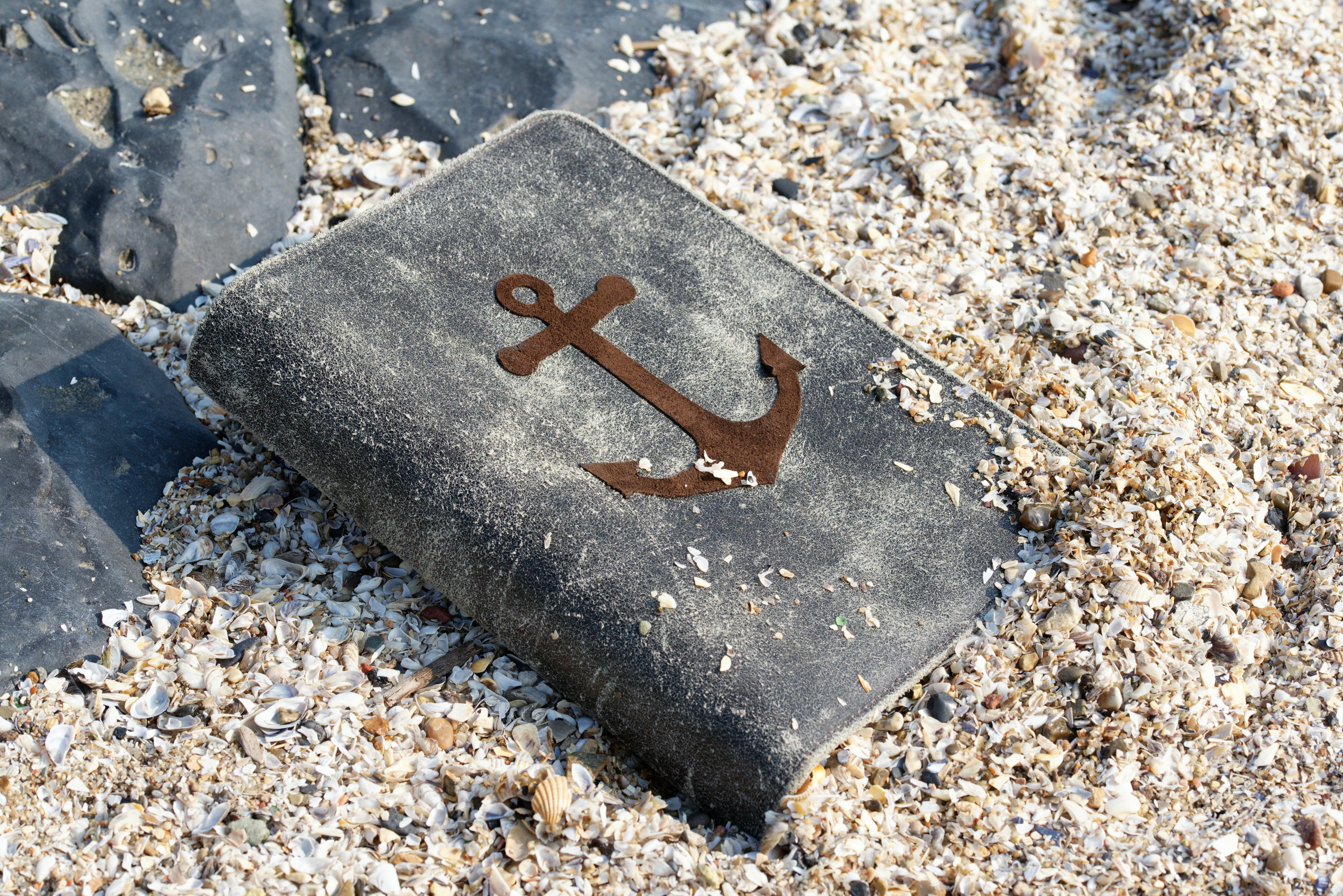Black Anchor