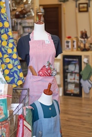 delantales en una tienda