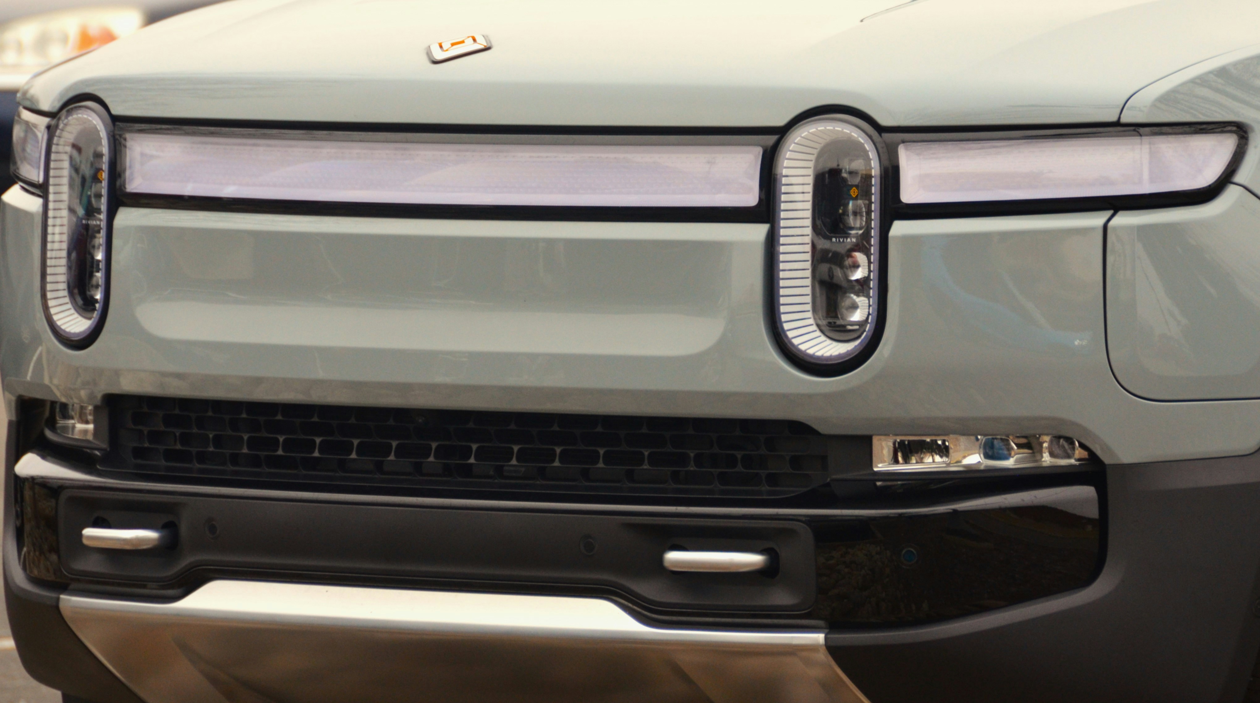 Rivian rappelle 14 R2 SUV pour serrage insuffisant des packs batterie