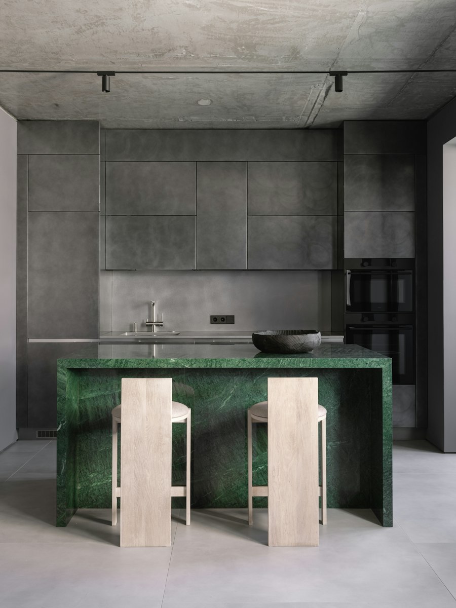 Ilha de cozinha em pedra verde