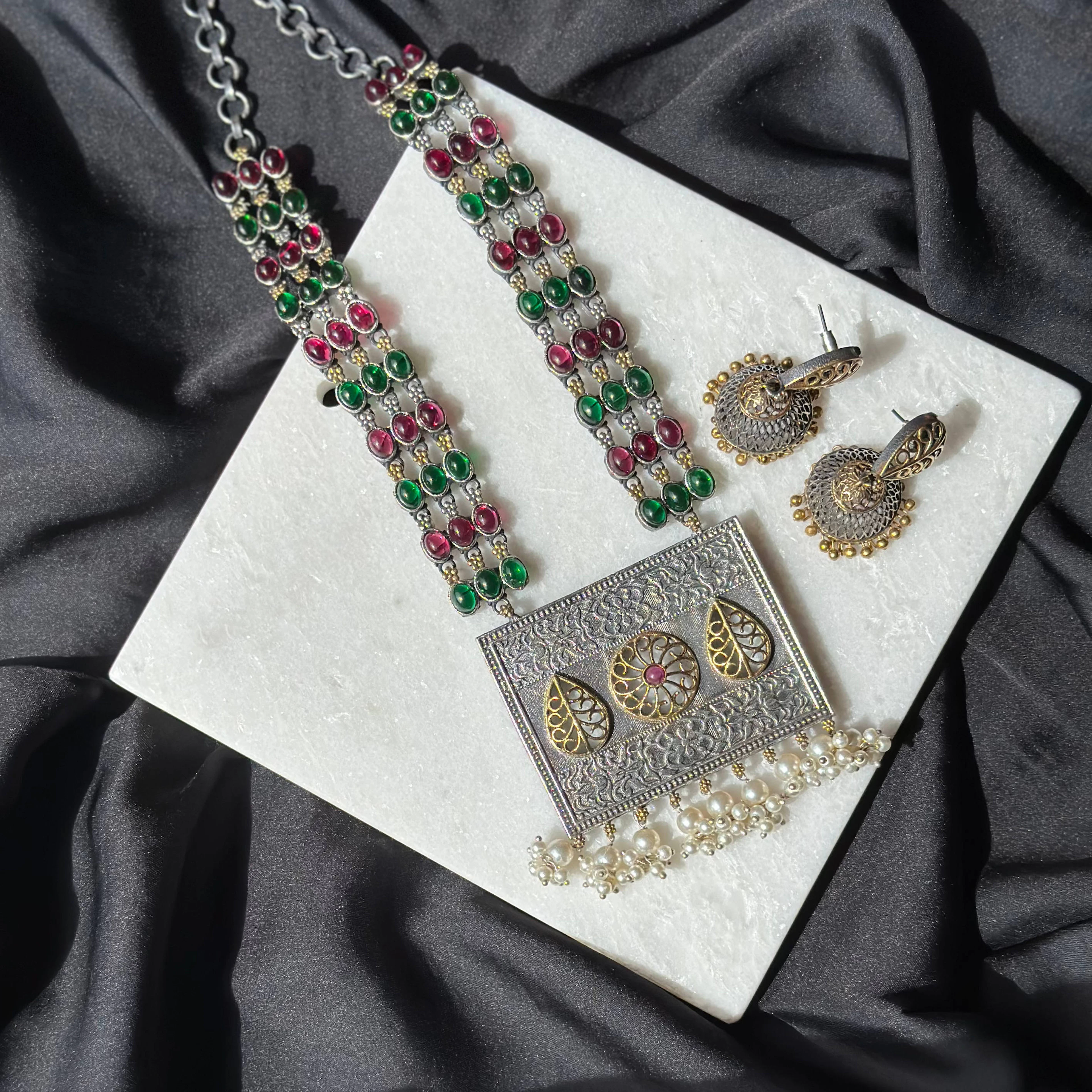 Kundan necklace set