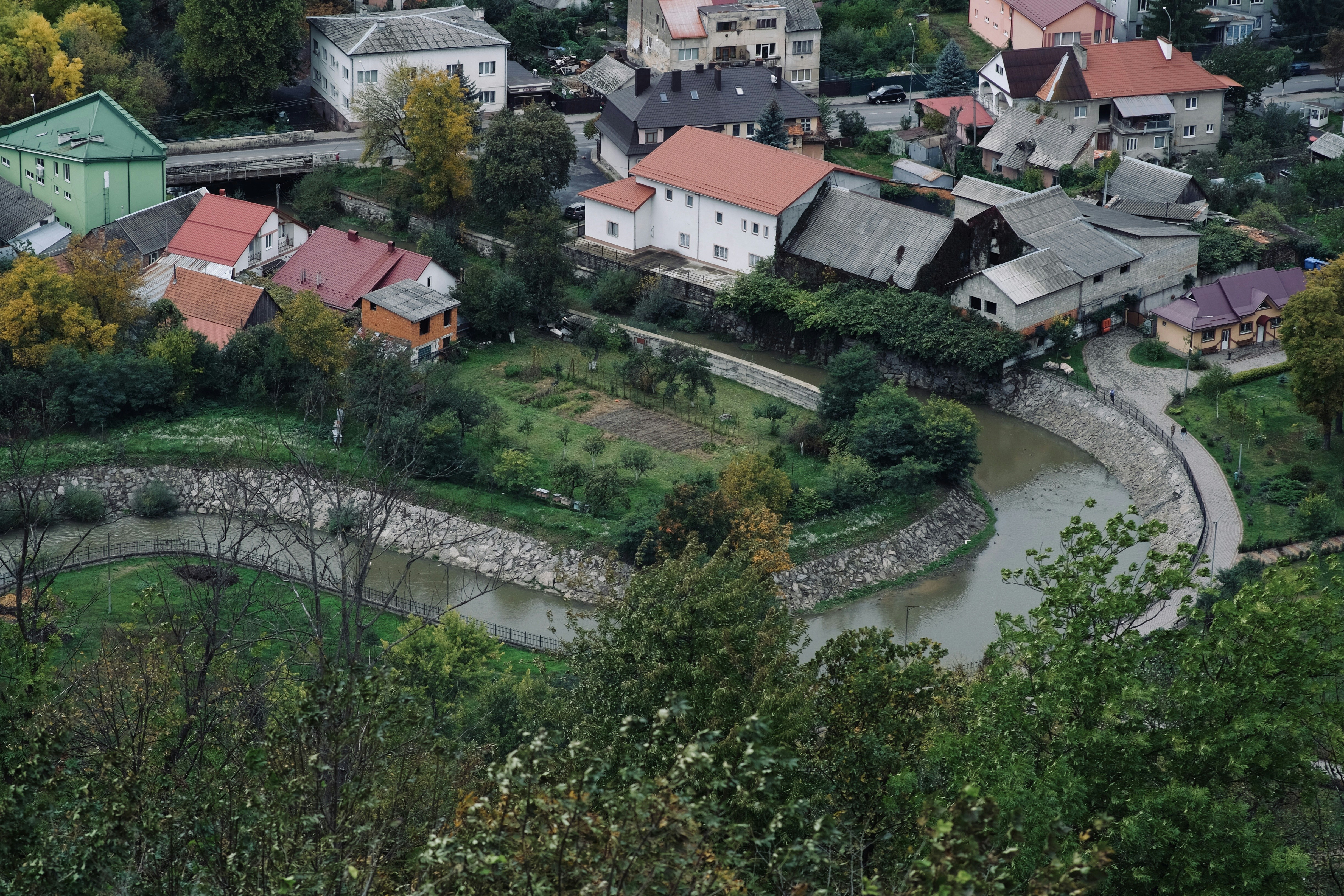 Travnik – Safety, Health & Local Etiquette