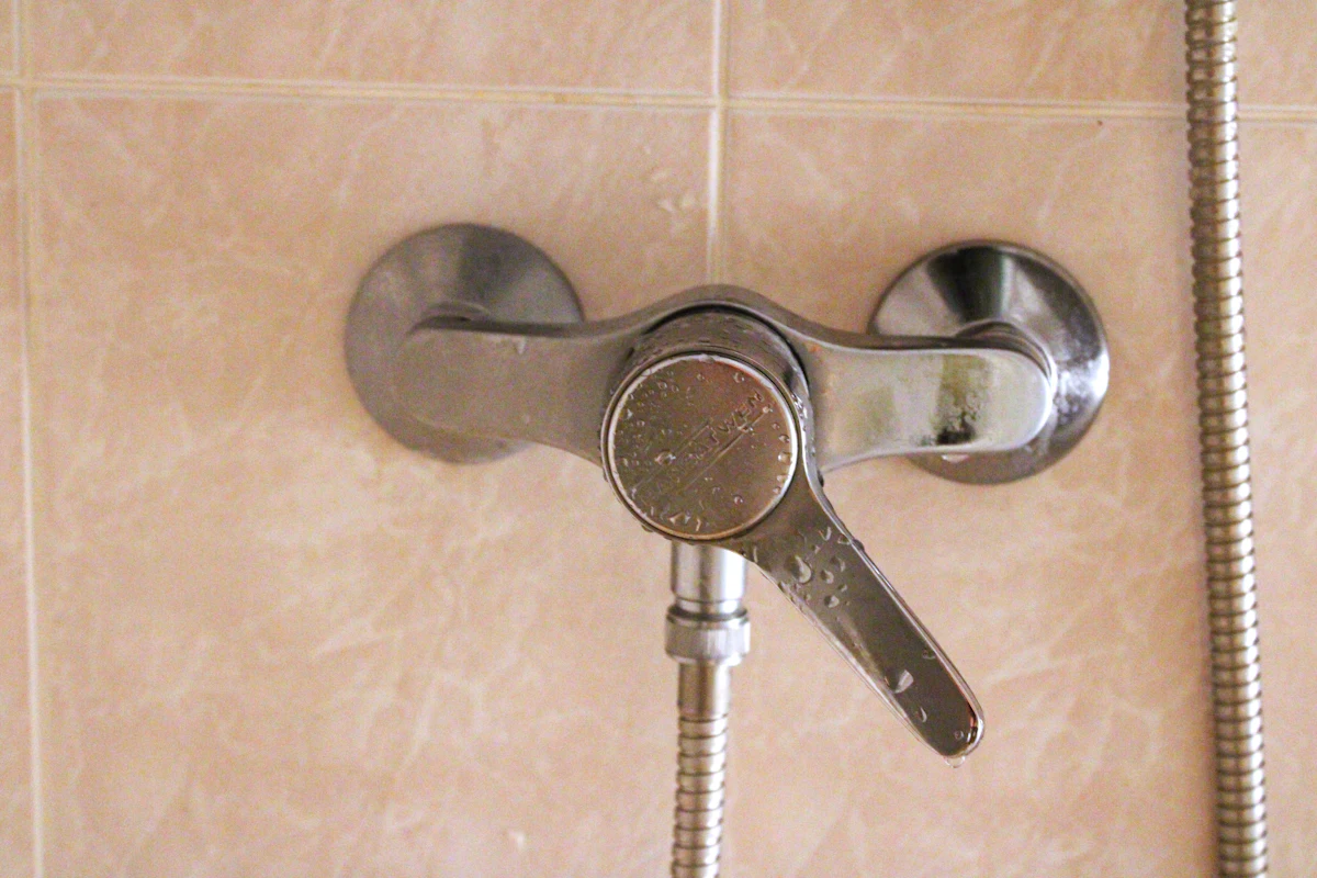 Remplacement robinet douche Tournai