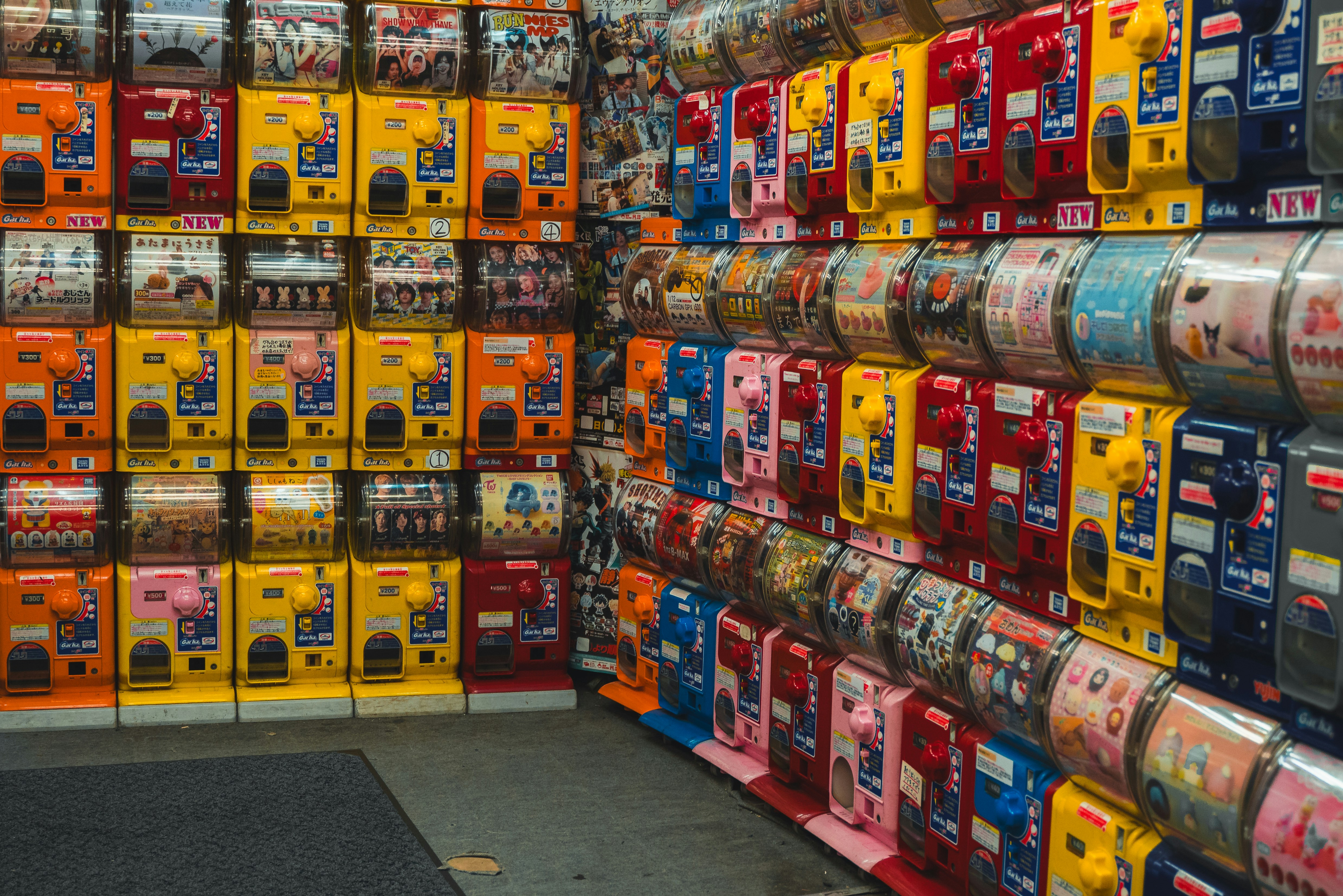 A store filled with lots of different types of items