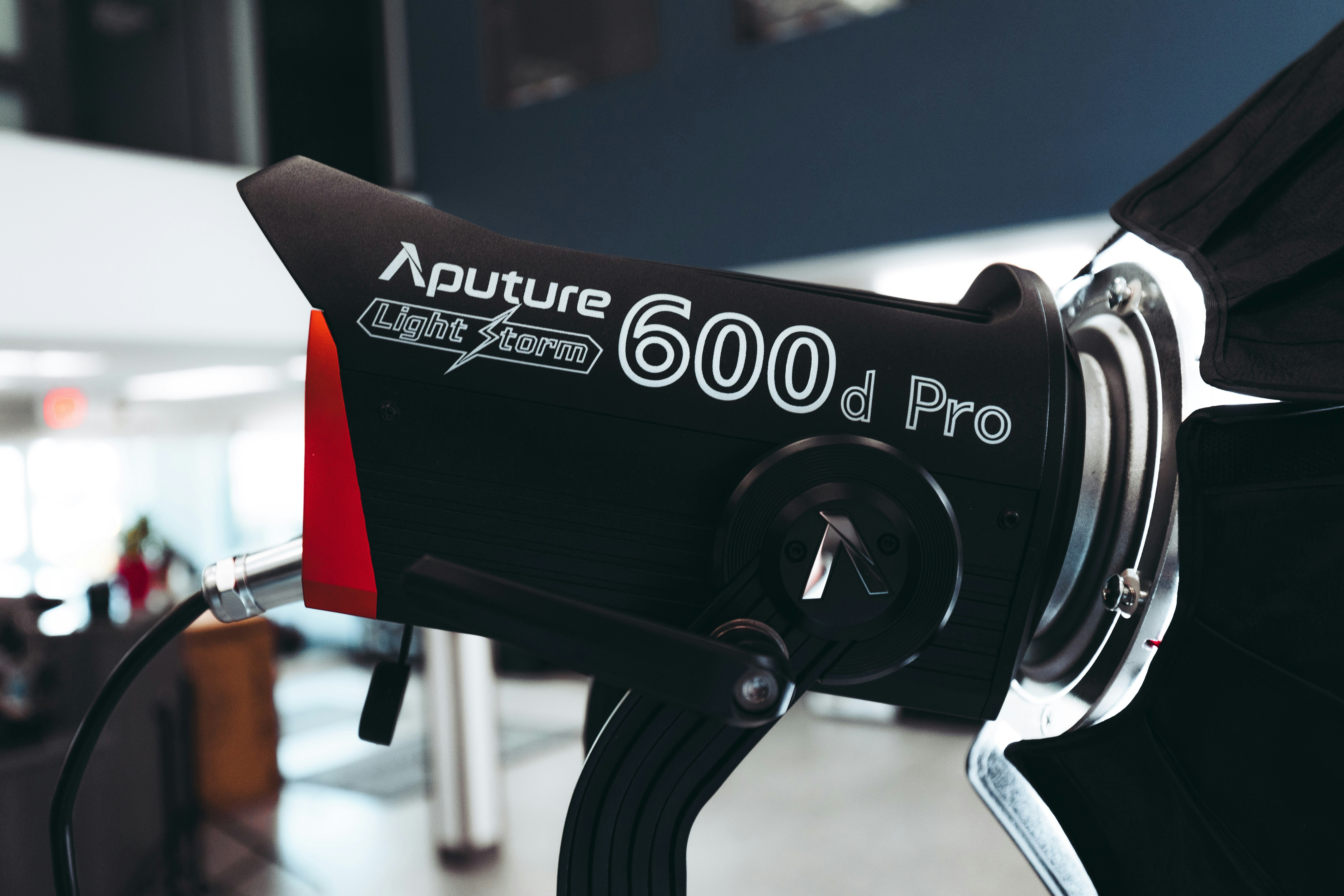 Aputure Lightstorm 600c Pro RGBWW LED Light Rental